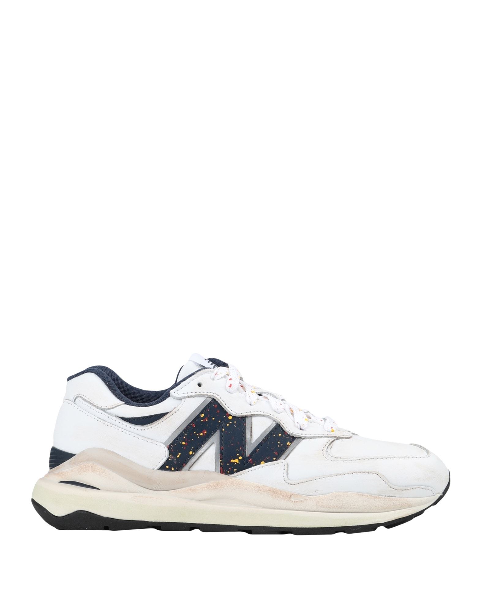 로우탑 스니커즈 & 스포츠 슈즈, 가죽, 투톤 패턴, 브랜드 로고, 내부 패브릭, 레이스업 여밈, 라운드 토, 고무 밑창, lifestyle, 동물성 비섬유 자재 함유, 스몰 핏. 이미지