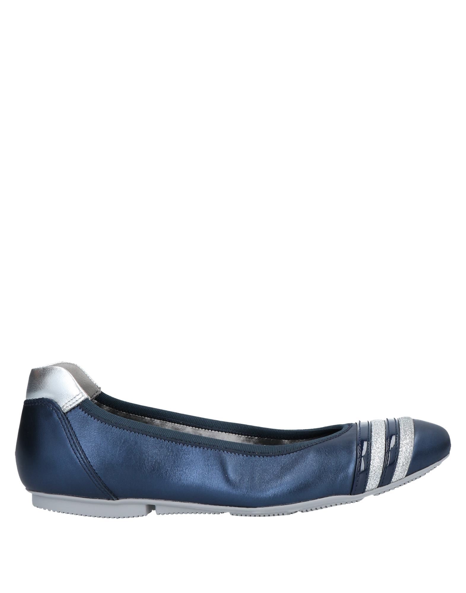 가죽, 라미네이트 효과, 글리터 효과, 가죽 안감, 투톤 패턴, 라운드 토, 힐 없음, 미끄럼방지 고무 밑창, 동물성 비섬유 자재 함유. 이미지