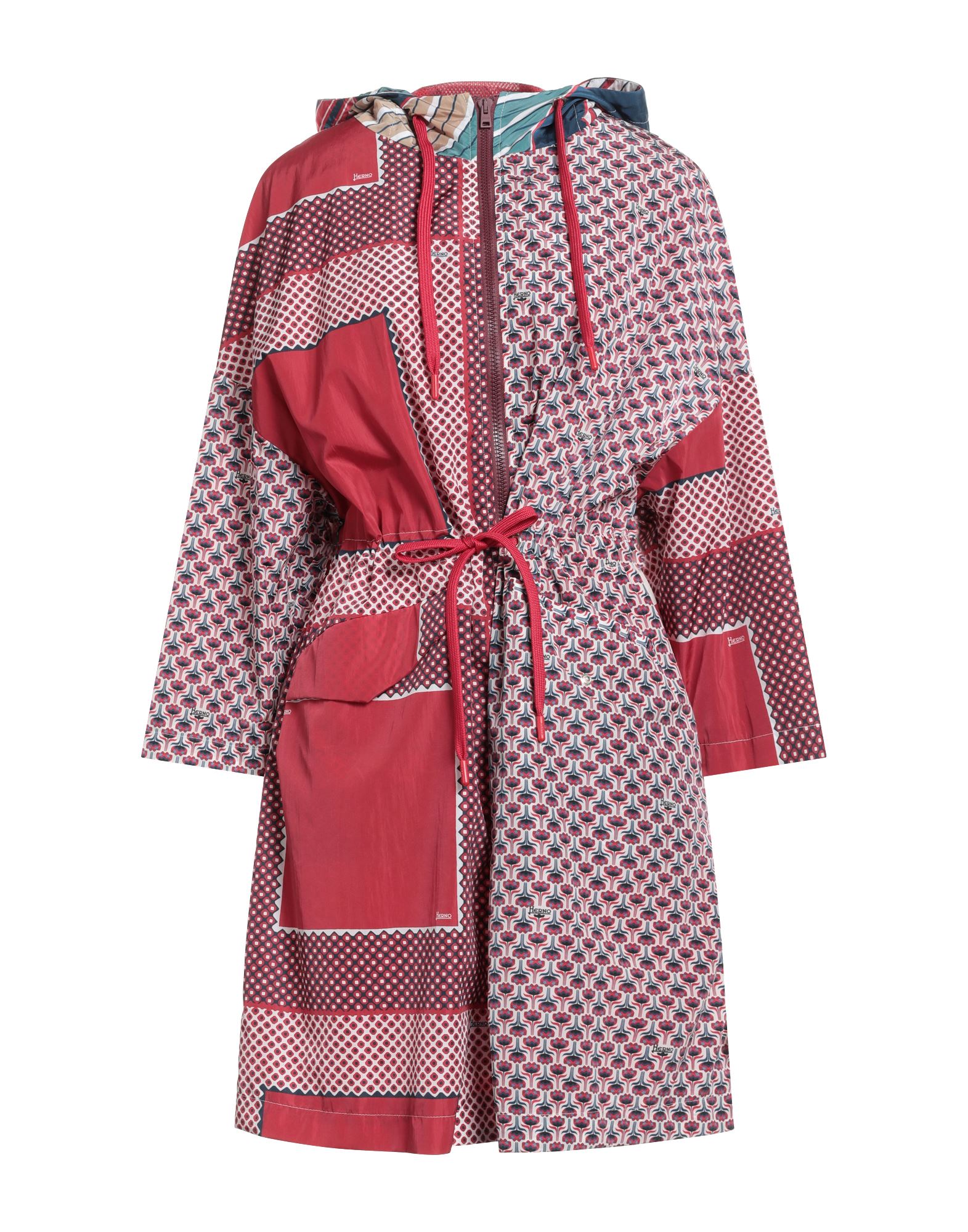 레인코트, 테크니컬 패브릭, 브랜드 로고, 패치워크, 후드, 3/4길이 슬리브, 안감있음, 지퍼 여밈, 드로스트링 웨이스트, 슬릿 포켓, 손세탁, 표백 금지, 건조기 사용불가. 이미지