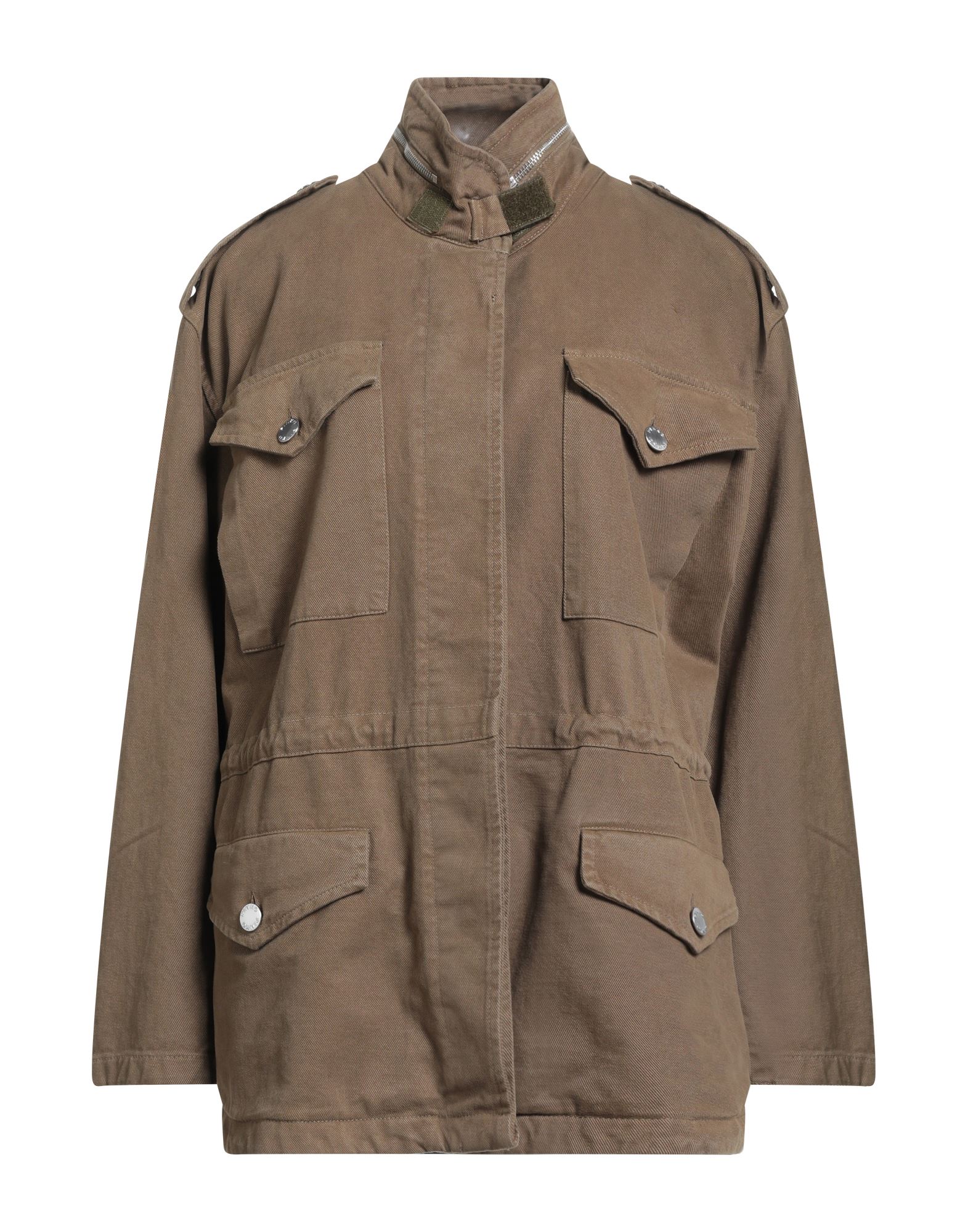 사파리 자켓, 개버딘, 브랜드 로고, 탭, 솔리드 컬러, 터틀넥, 롱 슬리브, 안감없음, 버튼 여밈, 플랩 포켓, 세탁기 세탁 또는 드라이클리닝, 표백 금지, 건조기 사용불가. 이미지