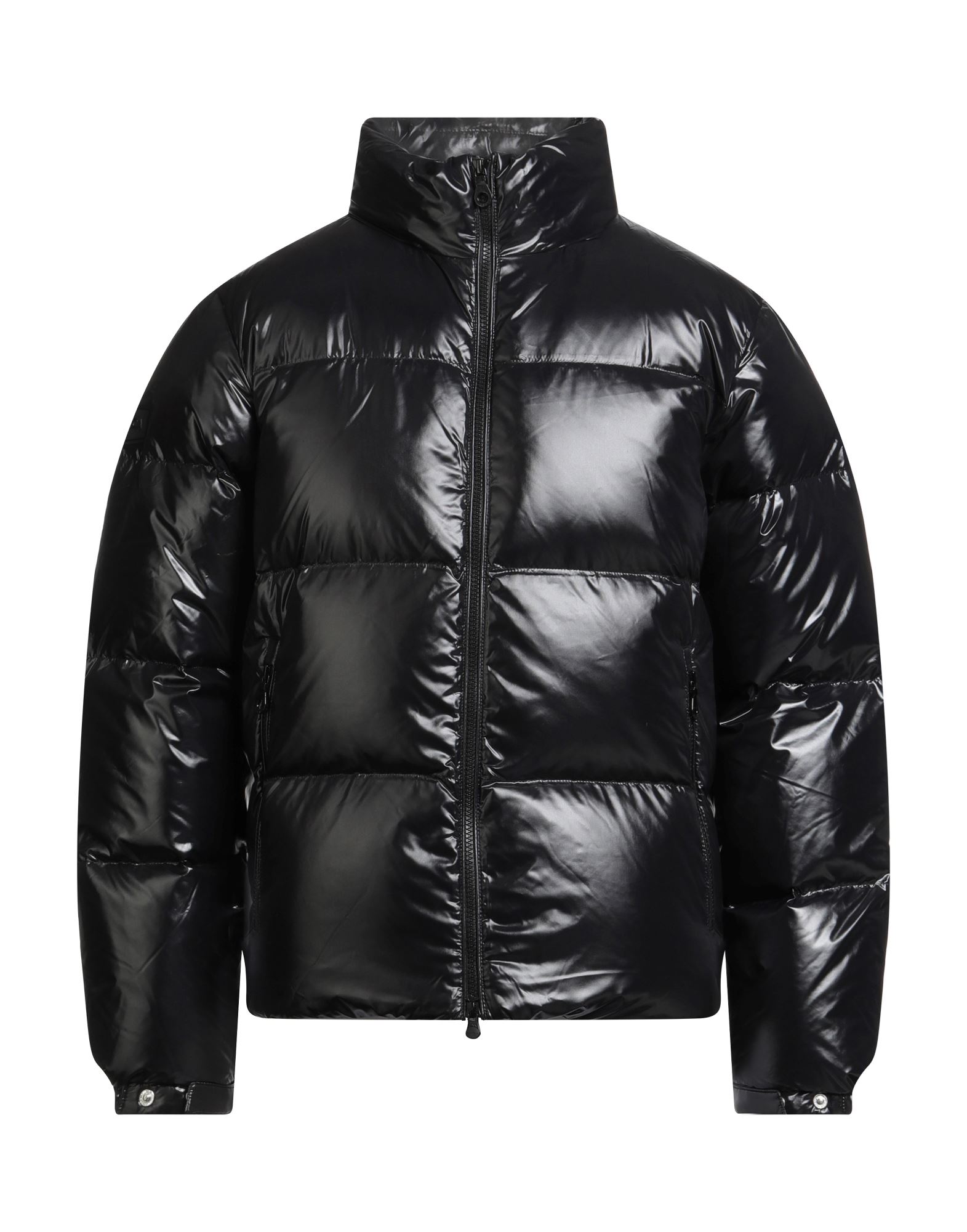 쇼트 다운 자켓, 테크니컬 패브릭, 솔리드 컬러, 브랜드 로고, 터틀넥, 롱 슬리브, 스냅버튼 커프스, 구스 다운 내장, 지퍼 여밈, 지퍼 포켓, 동물성 비섬유 자재 함유, 손세탁, 표백 금지, 건조기 사용불가, 다림질 금지. 이미지