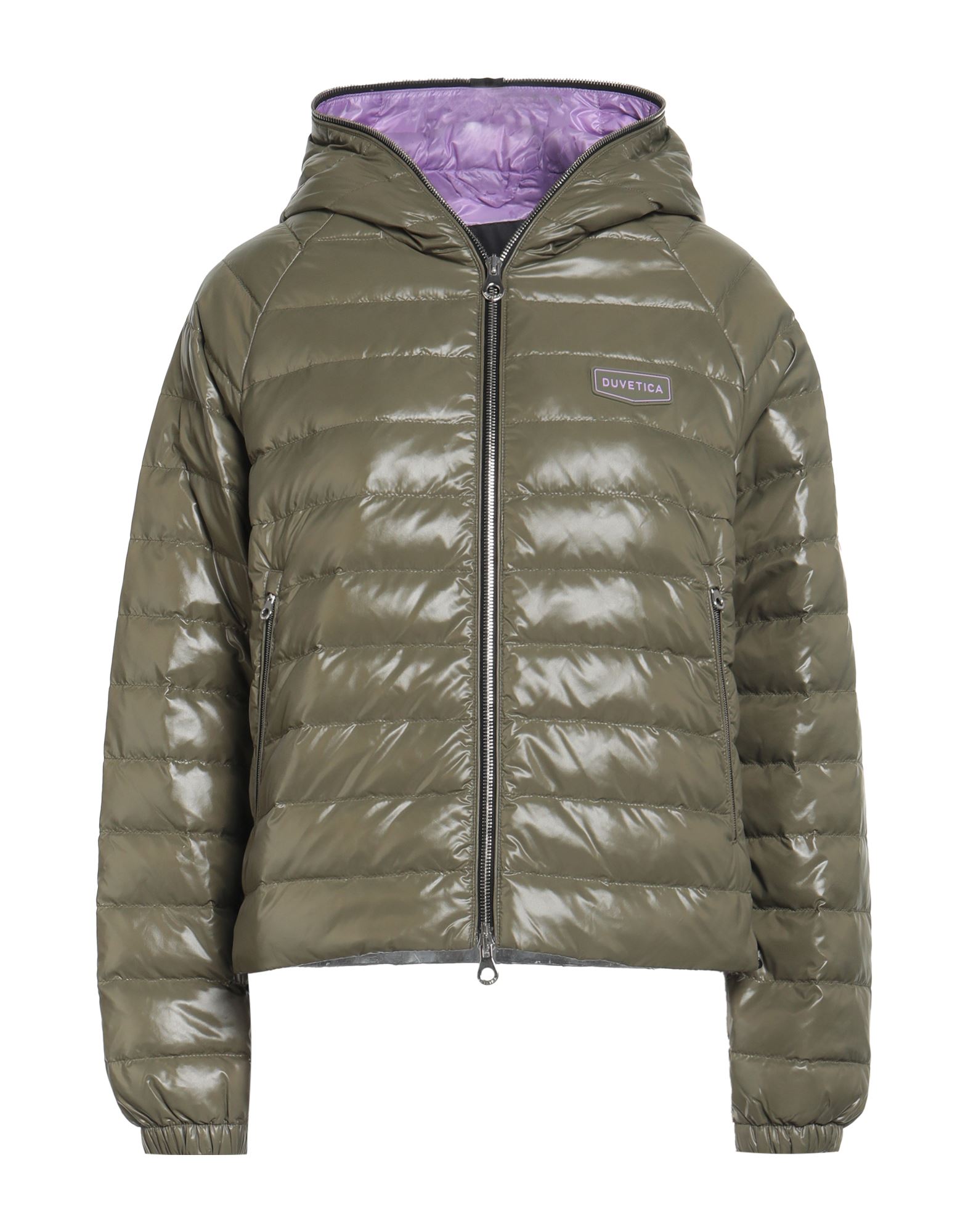 쇼트 다운 자켓, 테크니컬 패브릭, 퀼팅, 브랜드 로고, 솔리드 컬러, 후드, 롱 슬리브, 구스 다운 내장, 라이트 패딩, 지퍼 여밈, 지퍼 포켓, 동물성 비섬유 자재 함유, 손세탁, 표백 금지, 건조기 사용불가. 이미지