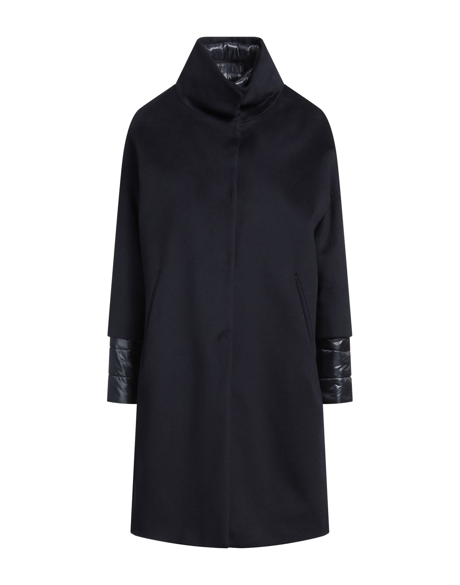 울, 플란넬, 장식 부착 없음, 솔리드 컬러, 터틀넥, 롱 슬리브, 합성 충전재, 지퍼 여밈, 스냅버튼 여밈, 멀티 포켓, 드라이클리닝, 표백 금지, 건조기 사용불가, 싱글 브레스티드 코트. 이미지