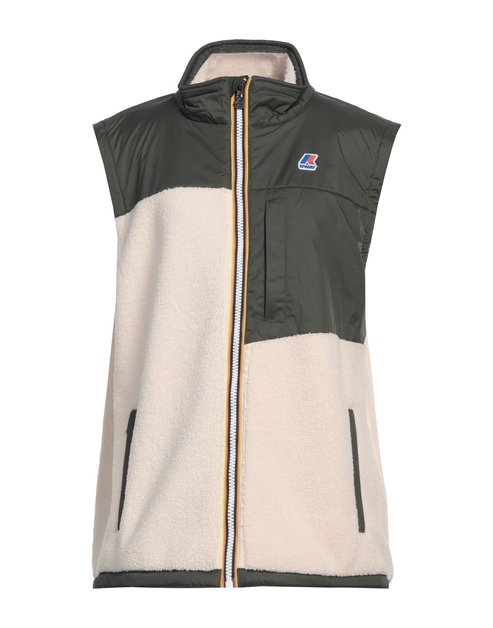 테크니컬 패브릭, 셰르파 원단, 브랜드 로고, 투톤 패턴, 터틀넥, 싱글브레스티드, 슬리브리스, 안감없음, 지퍼 여밈, 멀티 포켓, 세탁기로 세탁, 표백 금지, 건조기 사용불가. 이미지