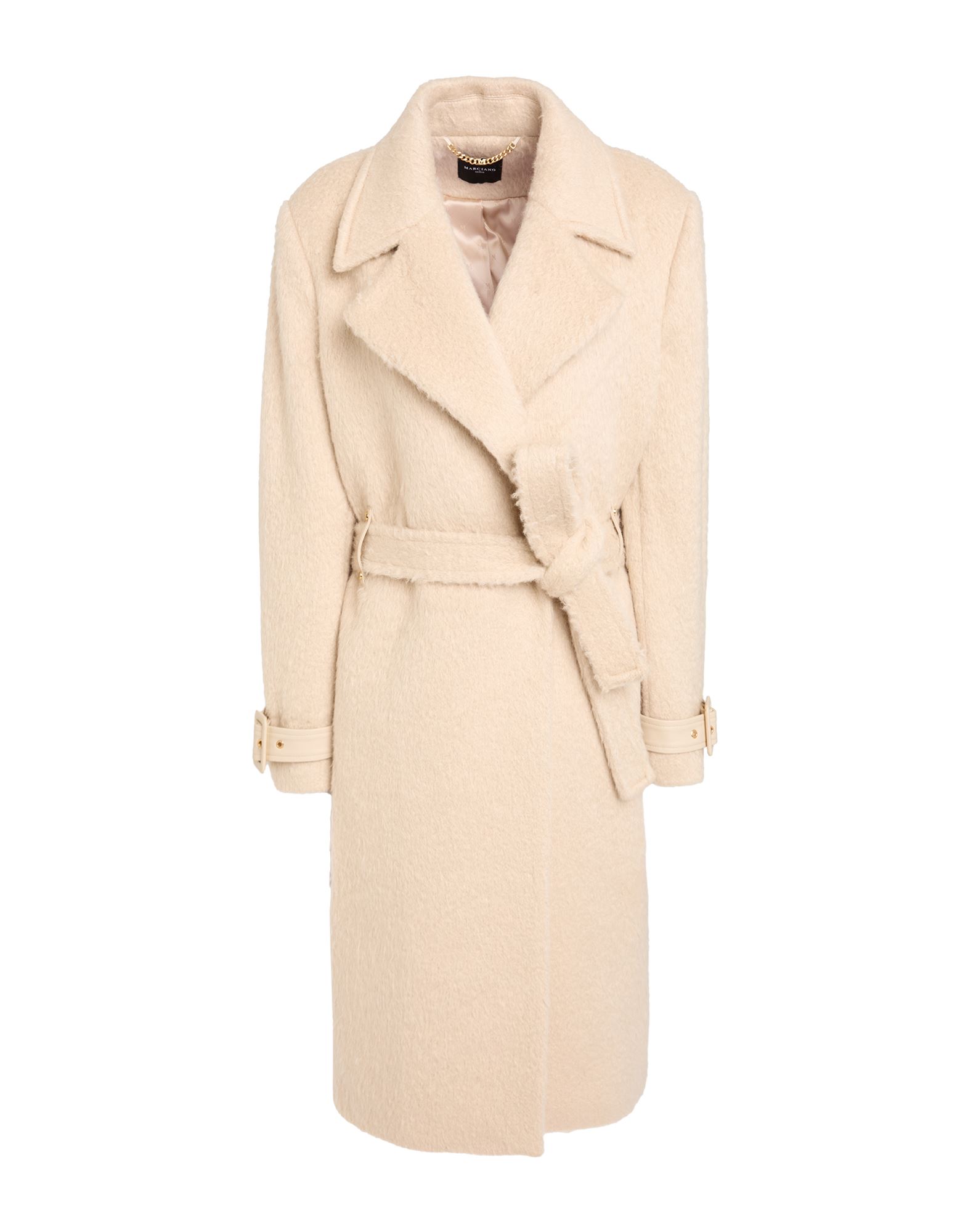 벨티드 코트, 브러시드 펠트, 합성 소재 트리밍, 벨트, 브랜드 로고, 솔리드 컬러, 라펠, 롱 슬리브, 안감있음, 스냅버튼 여밈, 슬릿 포켓, 드라이클리닝, 표백 금지, 건조기 사용불가, 편안함과 우아함이 결합된 격식을 갖춘 세련된 포멀 오피스 룩. 이미지