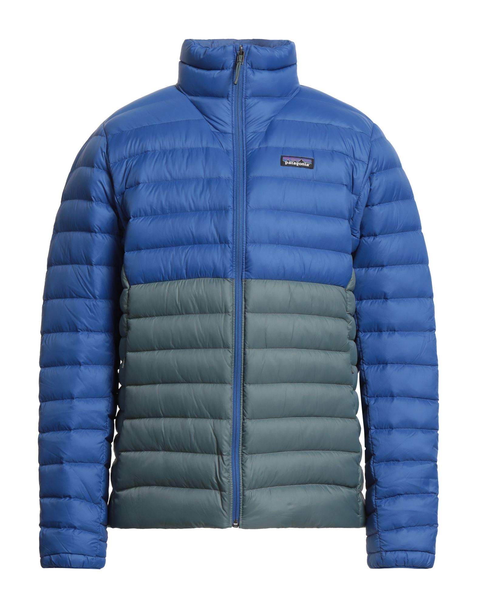 쇼트 다운 자켓, 테크니컬 패브릭, 퀼팅, 투톤 패턴, 브랜드 로고, 터틀넥, 롱 슬리브, 구스 다운 내장, 지퍼 여밈, 지퍼 포켓, 동물성 비섬유 자재 함유, 세탁기로 세탁, 표백 금지, 건조기 사용가능, 이 브랜드는 사이즈가 크게 나옵니다. 이미지