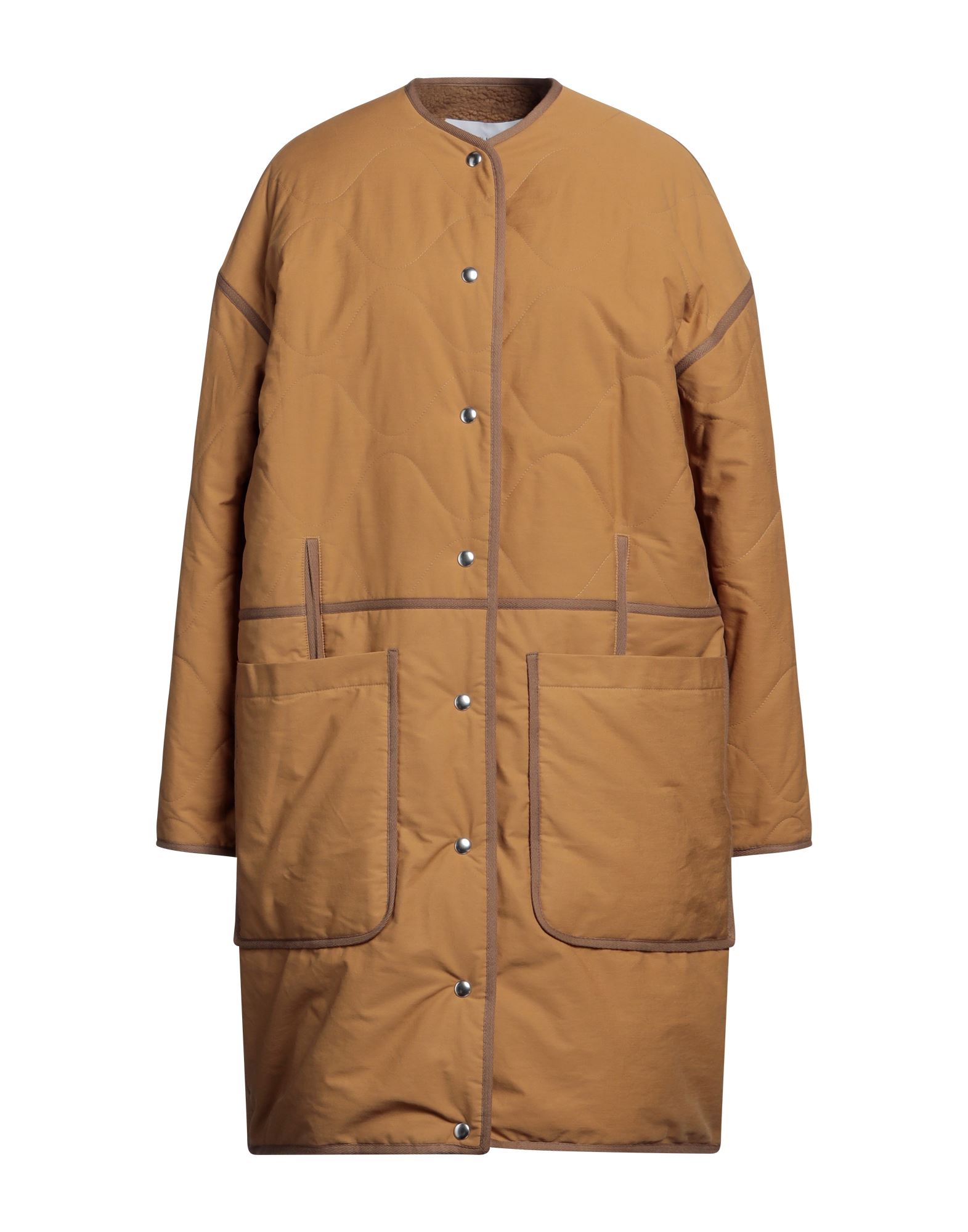 테크니컬 패브릭, 장식 부착 없음, 솔리드 컬러, 크루넥, 싱글브레스티드, 롱 슬리브, 내부 인조퍼, 스냅버튼, 멀티 포켓, 싱글브레스티드 자켓. 이미지