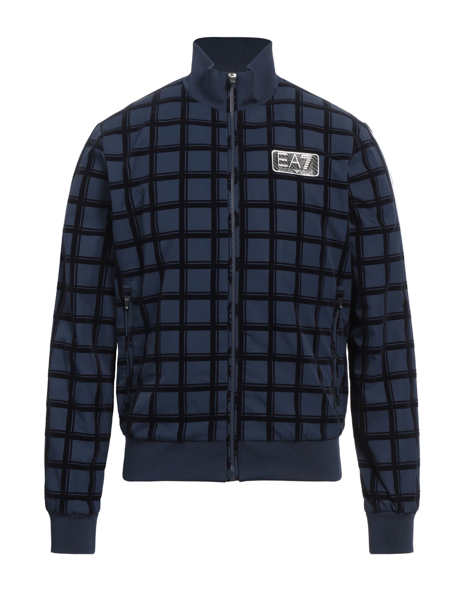 보머 자켓, 테크니컬 패브릭, 플로킹 가공, 체크, 브랜드 로고, 목 넥, 싱글브레스티드, 롱 슬리브, 안감있음, 지퍼 여밈, 멀티 포켓, 세탁기로 세탁, 표백 금지, 건조기 사용불가, 다림질 금지. 이미지