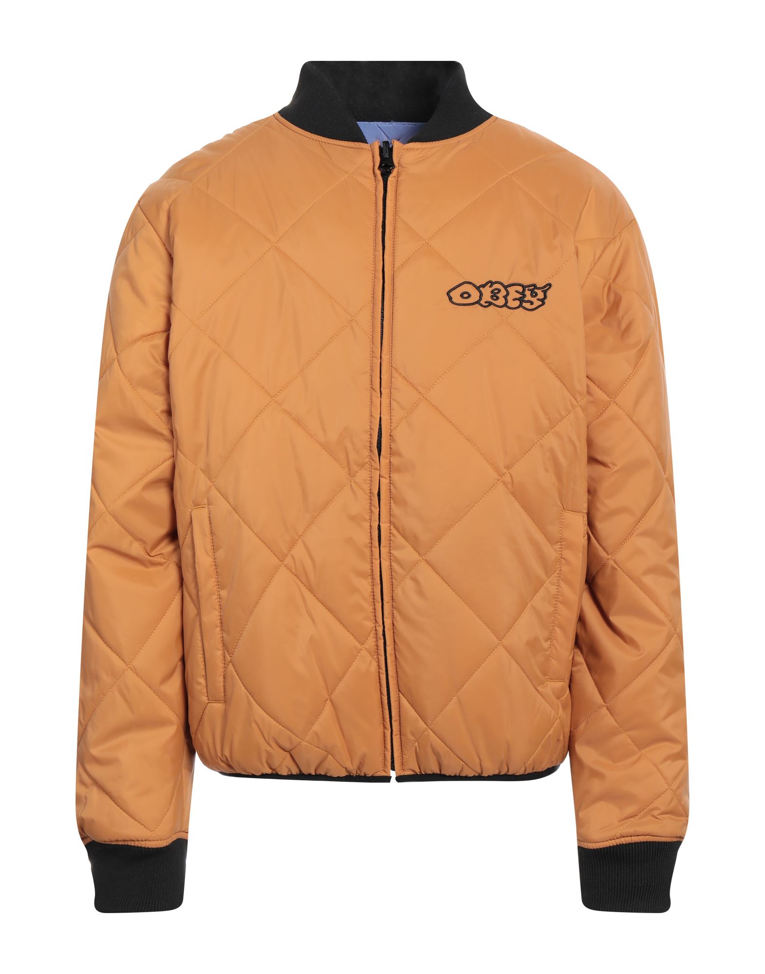 테크니컬 패브릭, 퀼팅, 브랜드 로고, 자수, 장식 디테일 솔리드 컬러, 라운드 네크라인, 싱글브레스티드, 롱 슬리브, 리브 조직 커프스, 안감있음, 지퍼 클로저, 멀티 포켓, 더블 페이스, 기타 아우터웨어. 이미지