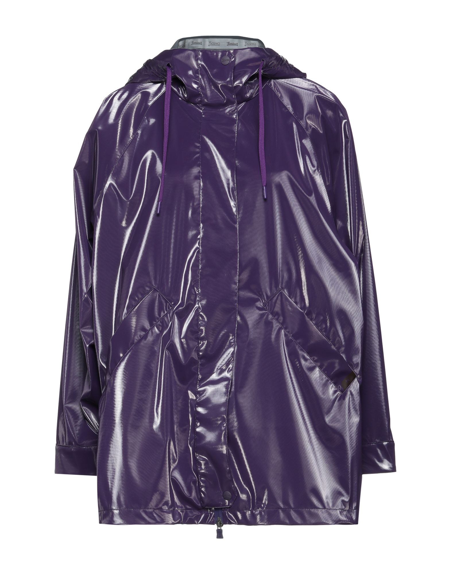 테크니컬 패브릭, 브랜드 로고, 솔리드 컬러, 후드, 싱글브레스티드, 롱 슬리브, 스냅버튼 여밈, 지퍼 여밈, 멀티 포켓, 손세탁, 건조기 사용불가, 다림질 금지, 윈드브레이커 스타일. 이미지