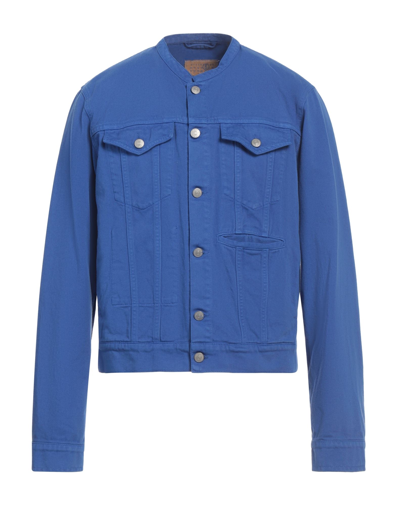 데님 트러커 자켓, 데님, 솔리드 컬러, 장식 부착 없음, 컬러 워싱, 스탠드 칼라, 싱글브레스티드, 롱 슬리브, 안감없음, 버튼 여밈, 멀티 포켓, 물세탁 불가, 표백 금지, 건조기 사용불가. 이미지