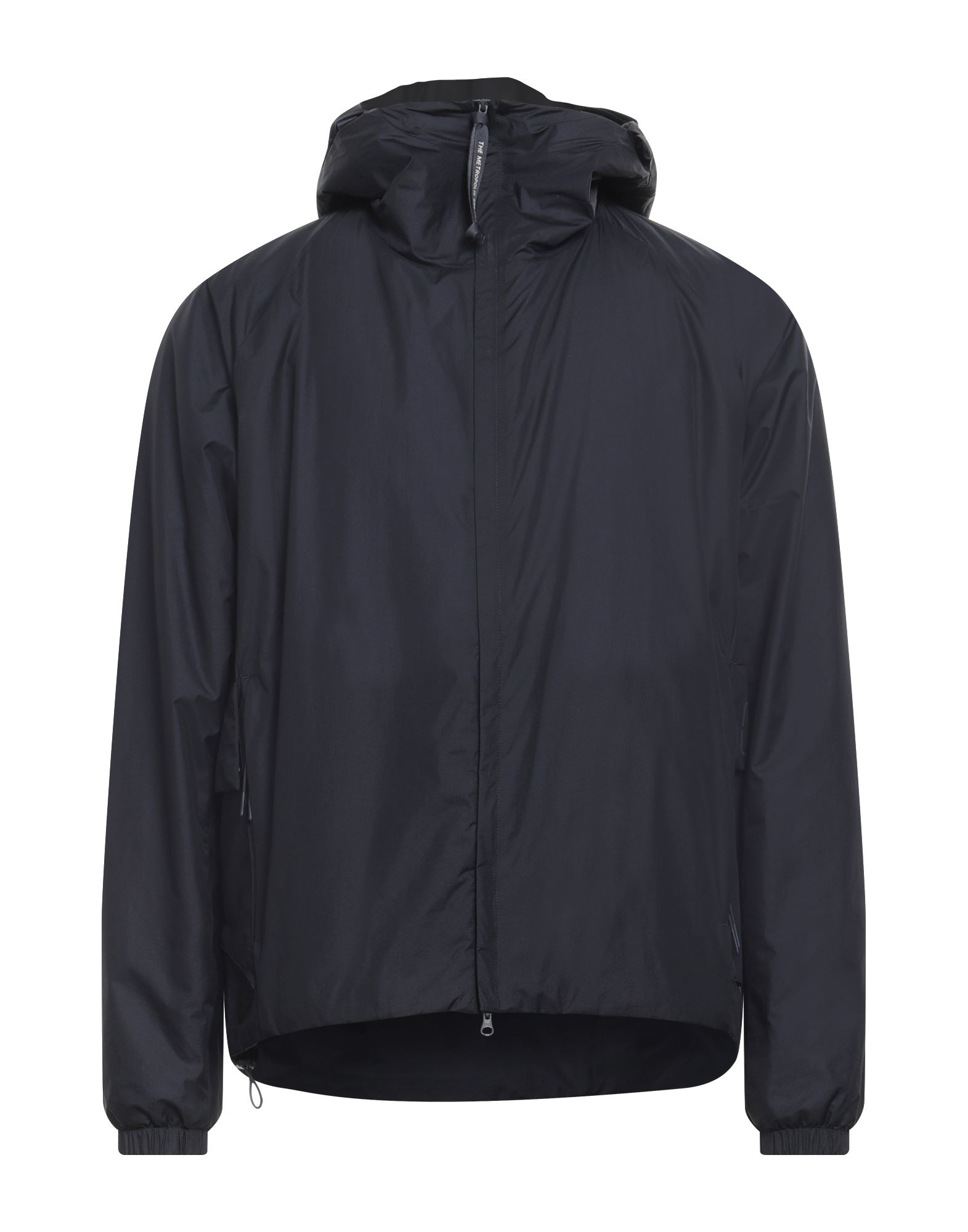 캐주얼 자켓, 테크니컬 패브릭, 브랜드 로고, 솔리드 컬러, 후드, 싱글브레스티드, 롱 슬리브, 합성 충전재, 라이트 패딩, 지퍼 여밈, 지퍼 포켓, 드로스트링 헴라인, 세탁기로 세탁, 표백 금지, 건조기 사용불가. 이미지