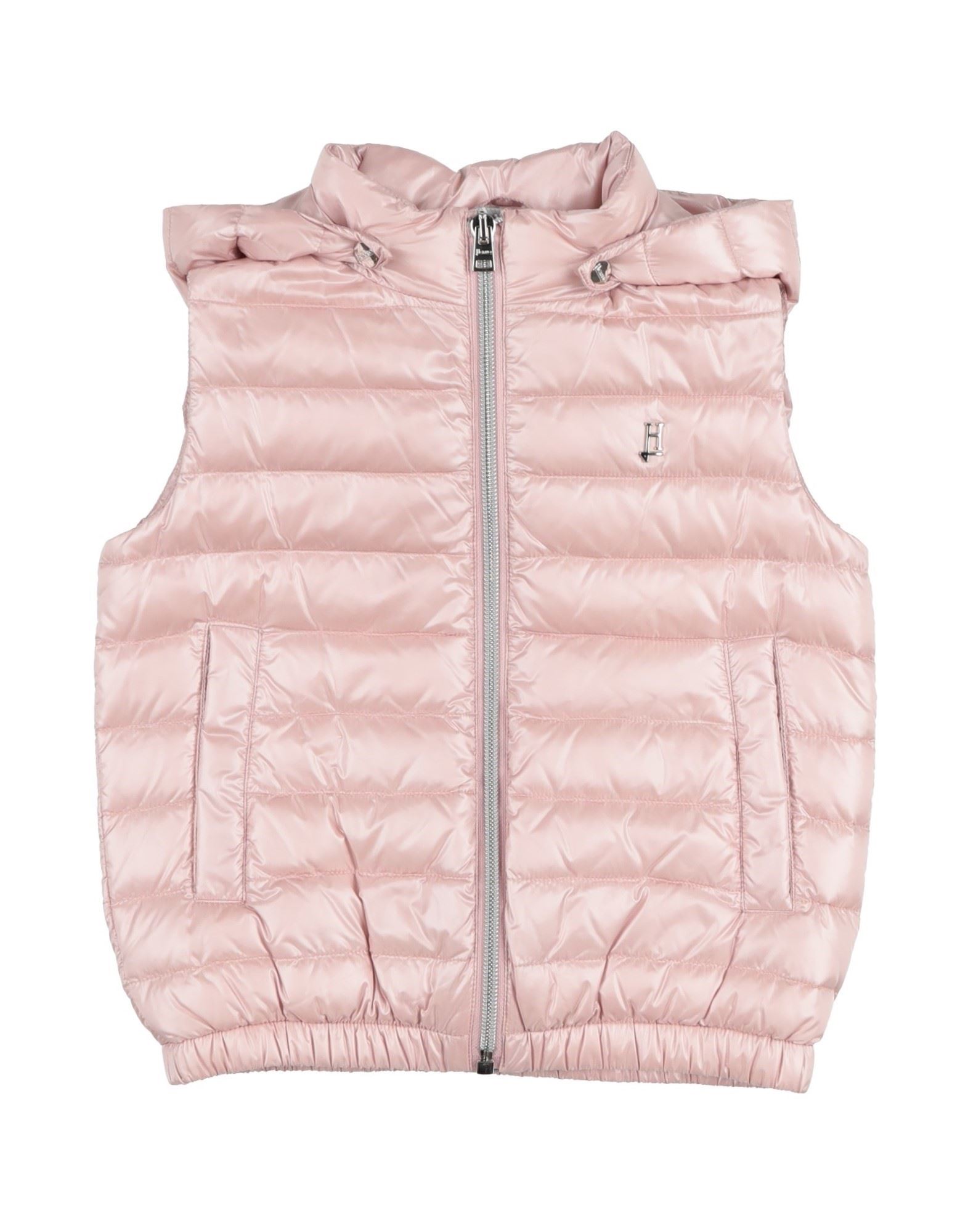 테크니컬 패브릭, 퀼팅, 솔리드 컬러, 디테쳐블 디테일, 브랜드 로고, 후드, 싱글브레스티드, 슬리브리스, 구스 다운 내장, 멀티 포켓, 동물성 비섬유 자재 함유, 손세탁, 표백 금지, 건조기 사용불가. 이미지