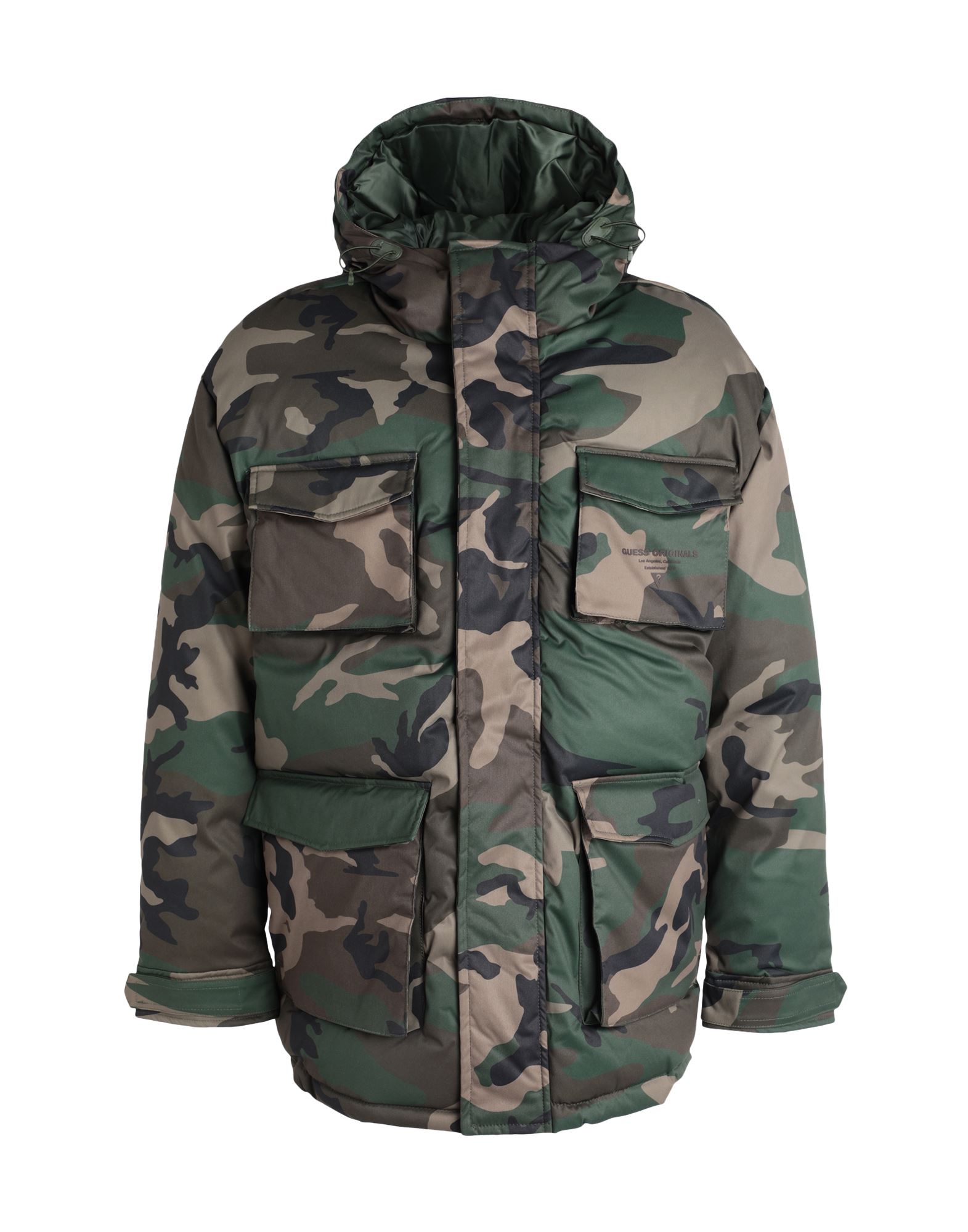 테크니컬 패브릭, 브랜드 로고, 카무플라주 패턴, 후드, 싱글브레스티드, 롱 슬리브, 내부 패딩, 지퍼 클로저, 멀티 포켓, 파카. 이미지