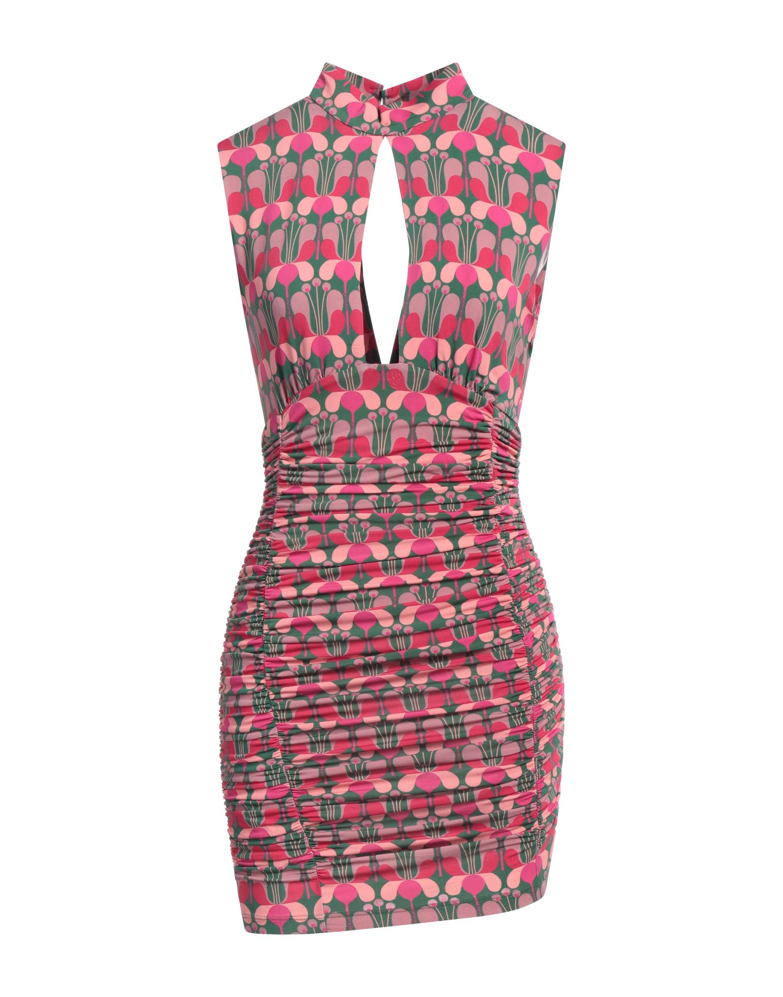 합성 저지, 브랜드 로고, 플로럴 모티브, 터틀넥, 슬리브리스, 안감없음, 2 버튼, 포켓 없음, 스트레치, 바디콘 드레스. 이미지