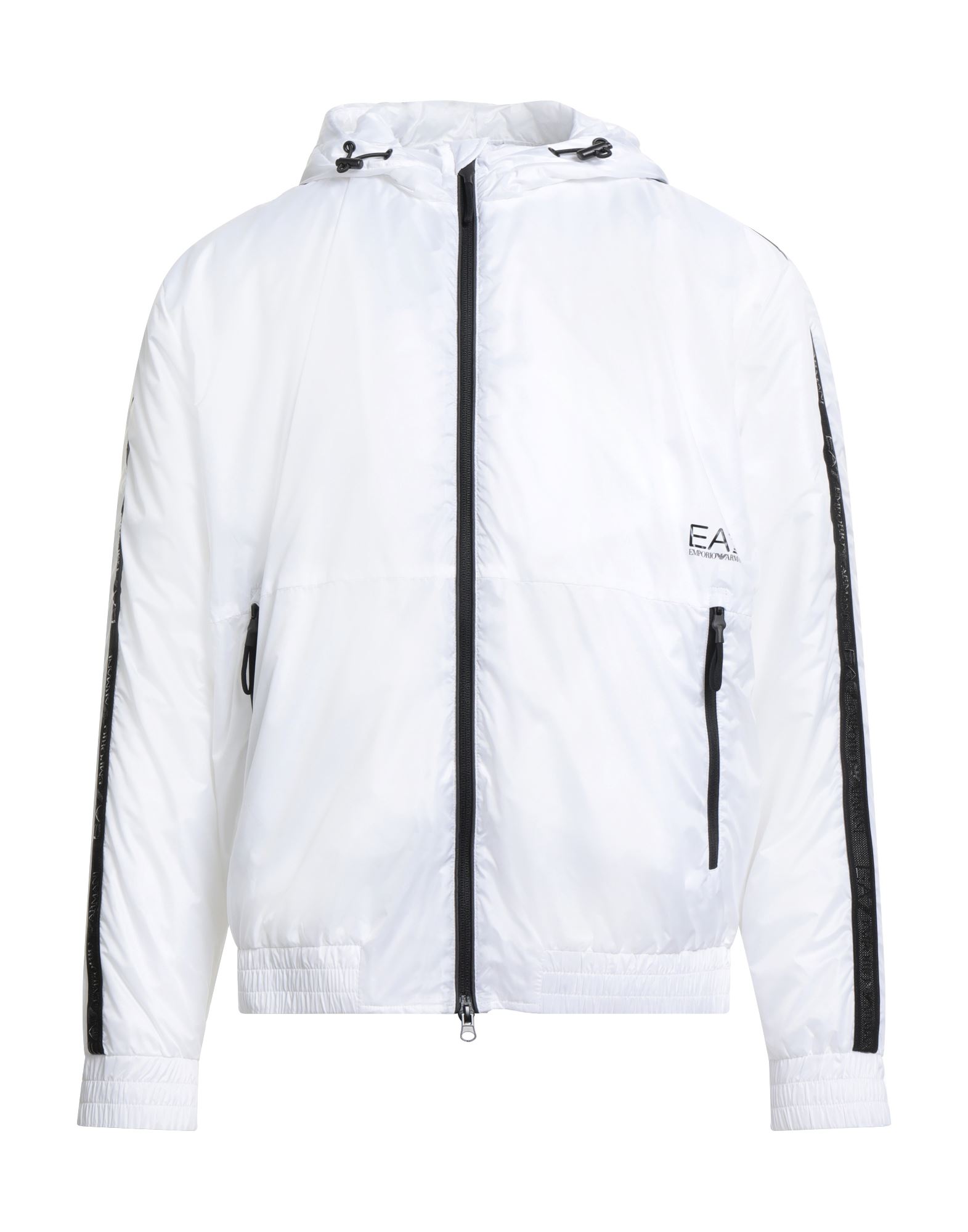 윈드브레이커, 테크니컬 패브릭, 솔리드 컬러, 브랜드 로고, 후드, 롱 슬리브, 엘라스틱 커프스, 합성 충전재, 지퍼 여밈, 지퍼 포켓, 세탁기로 세탁, 표백 금지, 건조기 사용불가. 이미지