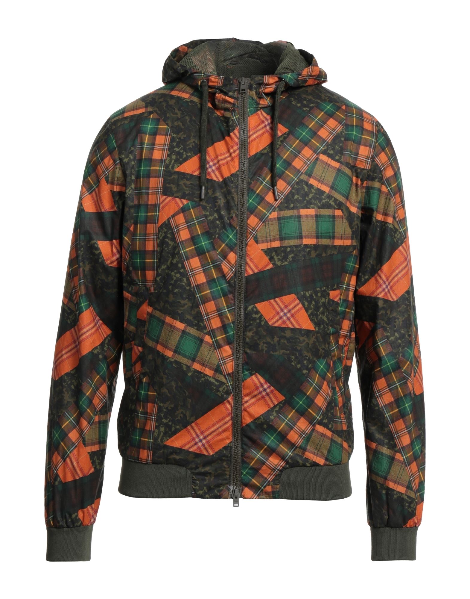 테크니컬 패브릭, 브랜드 로고, 메탈 디테일, 타탄체크, 카무플라주 패턴, 후드, 싱글브레스티드, 롱 슬리브, 안감있음, 지퍼 클로저, 멀티 포켓, 스냅버튼 포켓, 윈드브레이커 스타일. 이미지