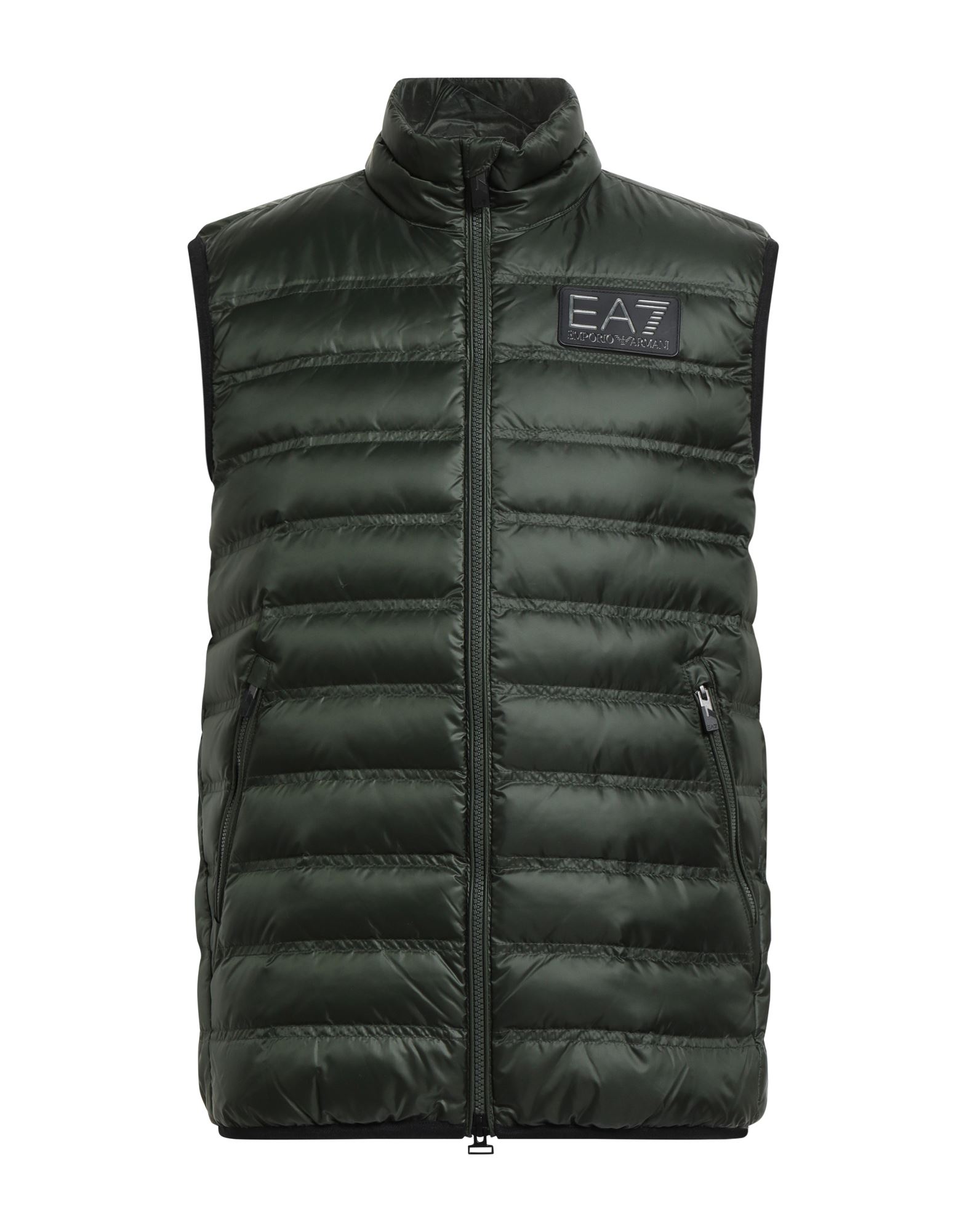 테크니컬 패브릭, 퍼포레이트, 브랜드 로고, 솔리드 컬러, 크루넥, 슬리브리스, 덕 다운 내장, 라이트 패딩, 지퍼 여밈, 지퍼 포켓, 동물성 비섬유 자재 함유, 세탁기로 세탁, 표백 금지, 건조기 사용불가. 이미지