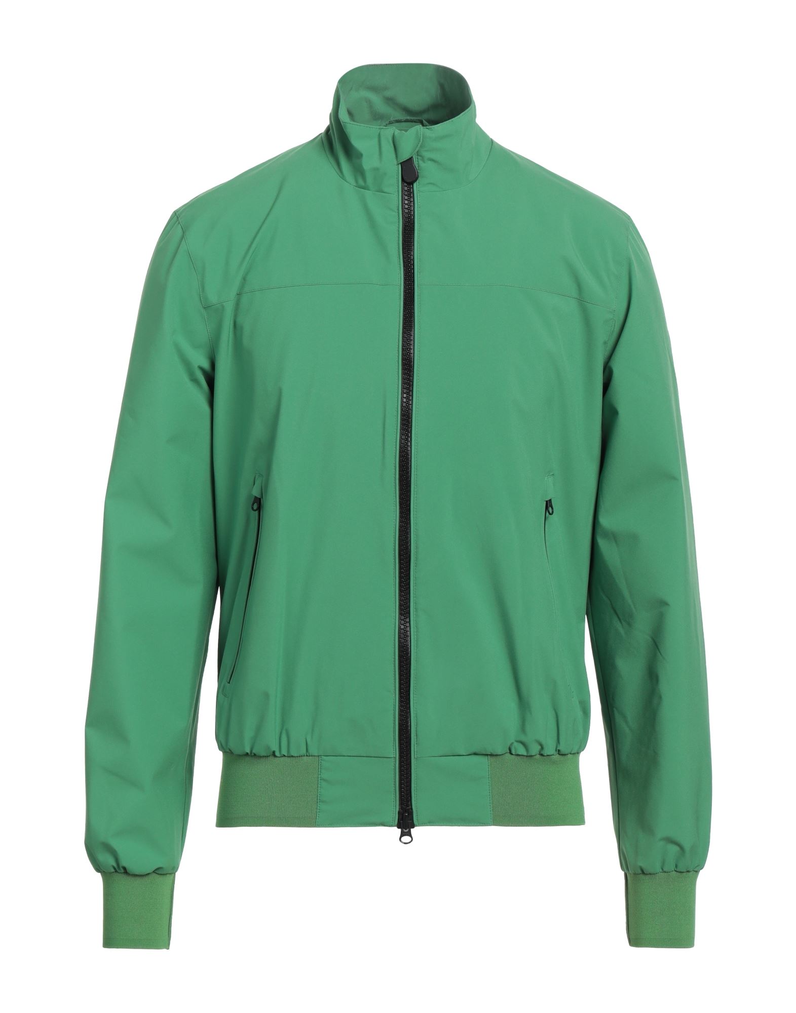 윈드브레이커, 테크니컬 패브릭, 발수 소재, 통기성 원단, 솔리드 컬러, 브랜드 로고, 터틀넥, 싱글브레스티드, 롱 슬리브, 안감있음, 지퍼 여밈, 멀티 포켓, 세탁기로 세탁, 표백 금지, 건조기 사용불가, 다림질 금지. 이미지