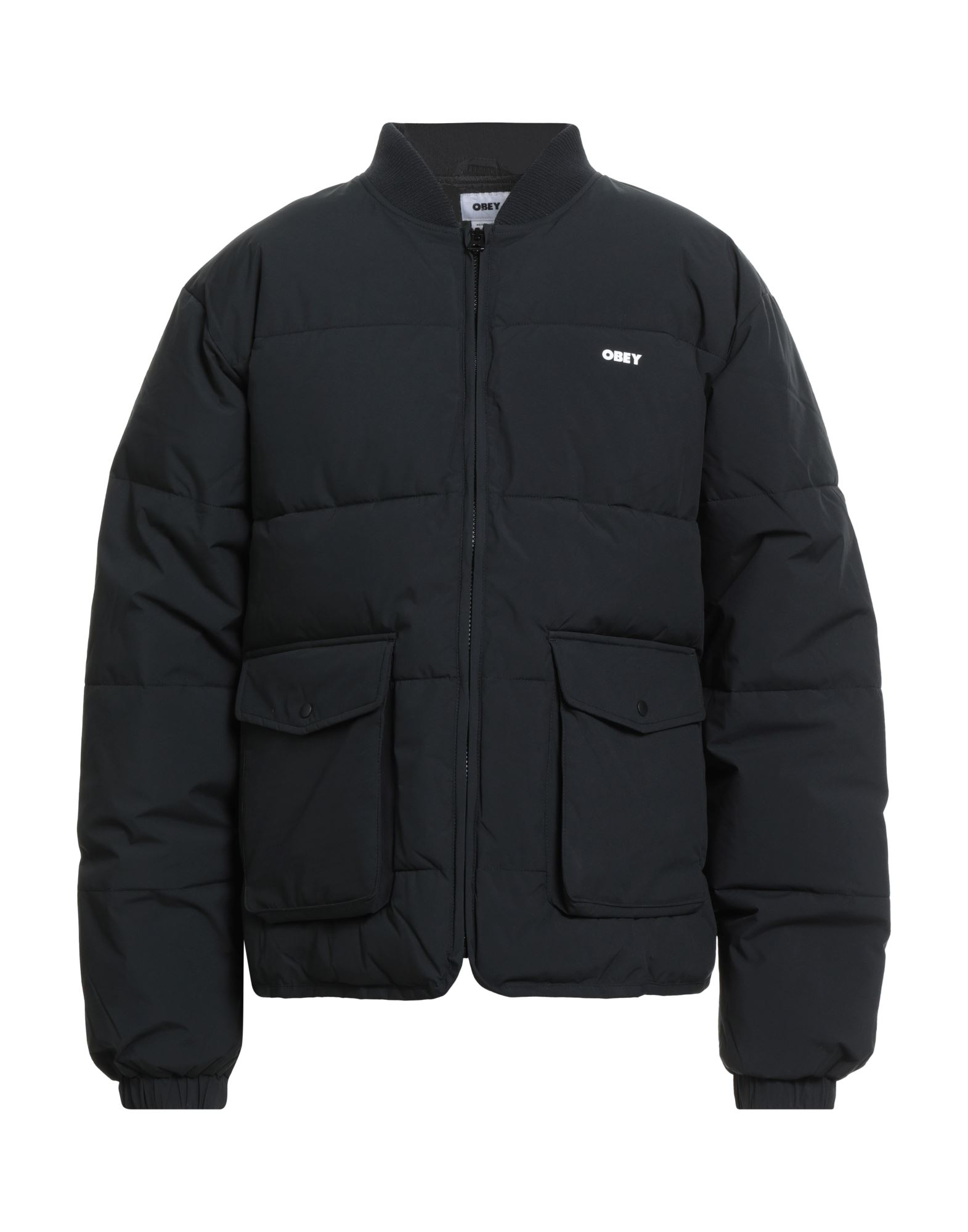 쇼트 패딩 자켓, 테크니컬 패브릭, 브랜드 로고, 니트 트리밍, 솔리드 컬러, 크루넥, 롱 슬리브, 합성 충전재, 헤비 패딩, 지퍼 여밈, 멀티 포켓, 세탁기로 세탁, 건조기 사용가능. 이미지