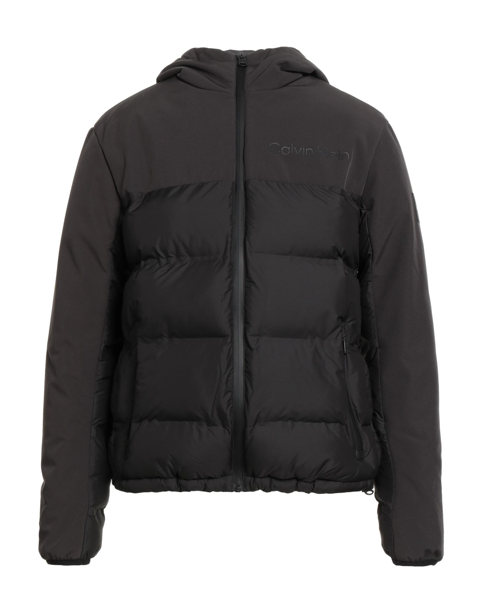 쇼트 패딩 자켓, 테크니컬 패브릭, 솔리드 컬러, 브랜드 로고, 후드, 싱글브레스티드, 롱 슬리브, 합성 충전재, 지퍼 여밈, 멀티 포켓, 세탁기로 세탁, 표백 금지, 건조기 사용가능. 이미지