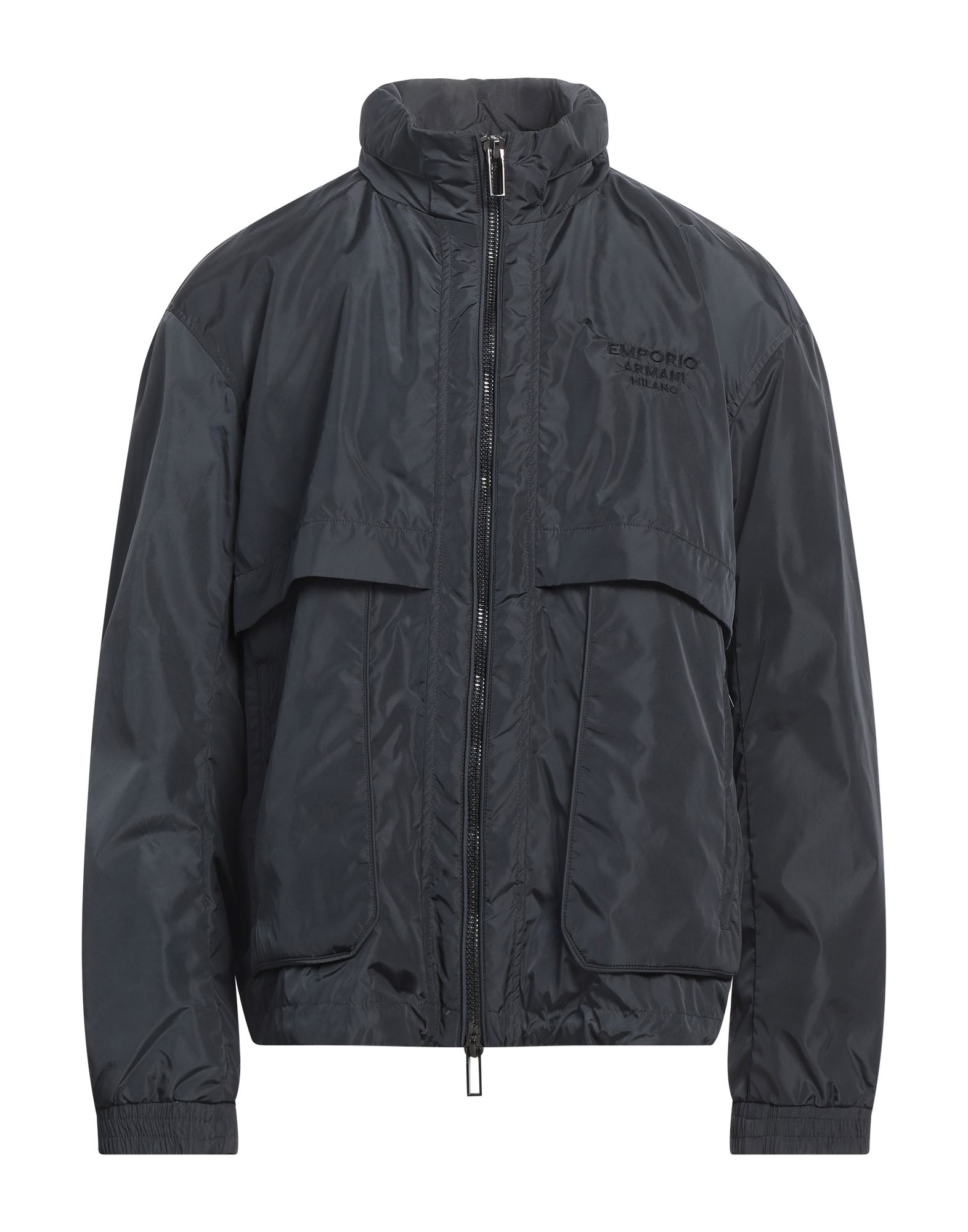 캐주얼 자켓, 테크니컬 패브릭, 솔리드 컬러, 자수 로고 장식, 후드, 싱글브레스티드, 롱 슬리브, 합성 충전재, 지퍼 여밈, 멀티 포켓, 세탁기로 세탁, 표백 금지, 건조기 사용불가. 이미지