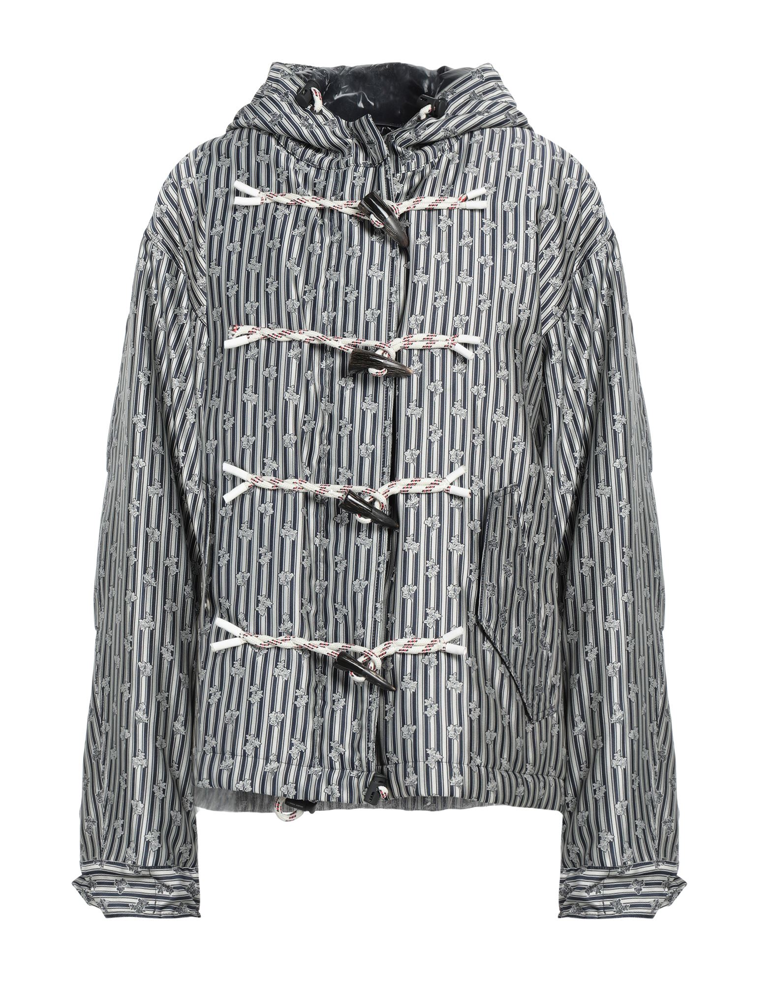 테크니컬 패브릭, 장식 부착 없음, 플로럴 모티브, 스트라이프, 후드, 싱글브레스티드, 롱 슬리브, 안감있음, 지퍼 여밈, 토글 버튼, 멀티 포켓, 더플코트. 이미지