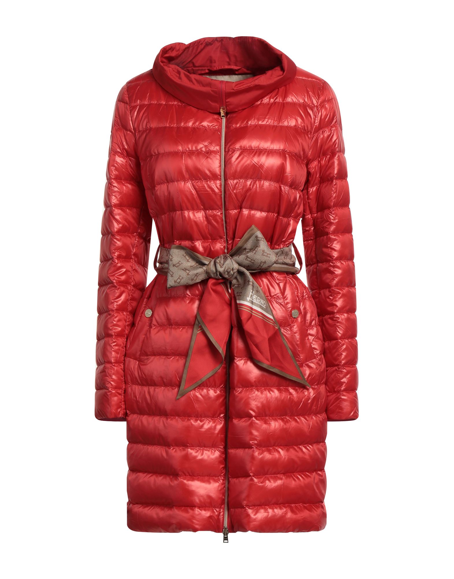 테크니컬 패브릭, 퀼팅, 새시, 프린지, 장식 디테일 솔리드 컬러, 터틀넥, 싱글브레스티드, 롱 슬리브, 내부 패딩, 지퍼 클로저, 멀티 포켓, 동물성 비섬유 자재 함유, 싱글브레스티드 자켓. 이미지