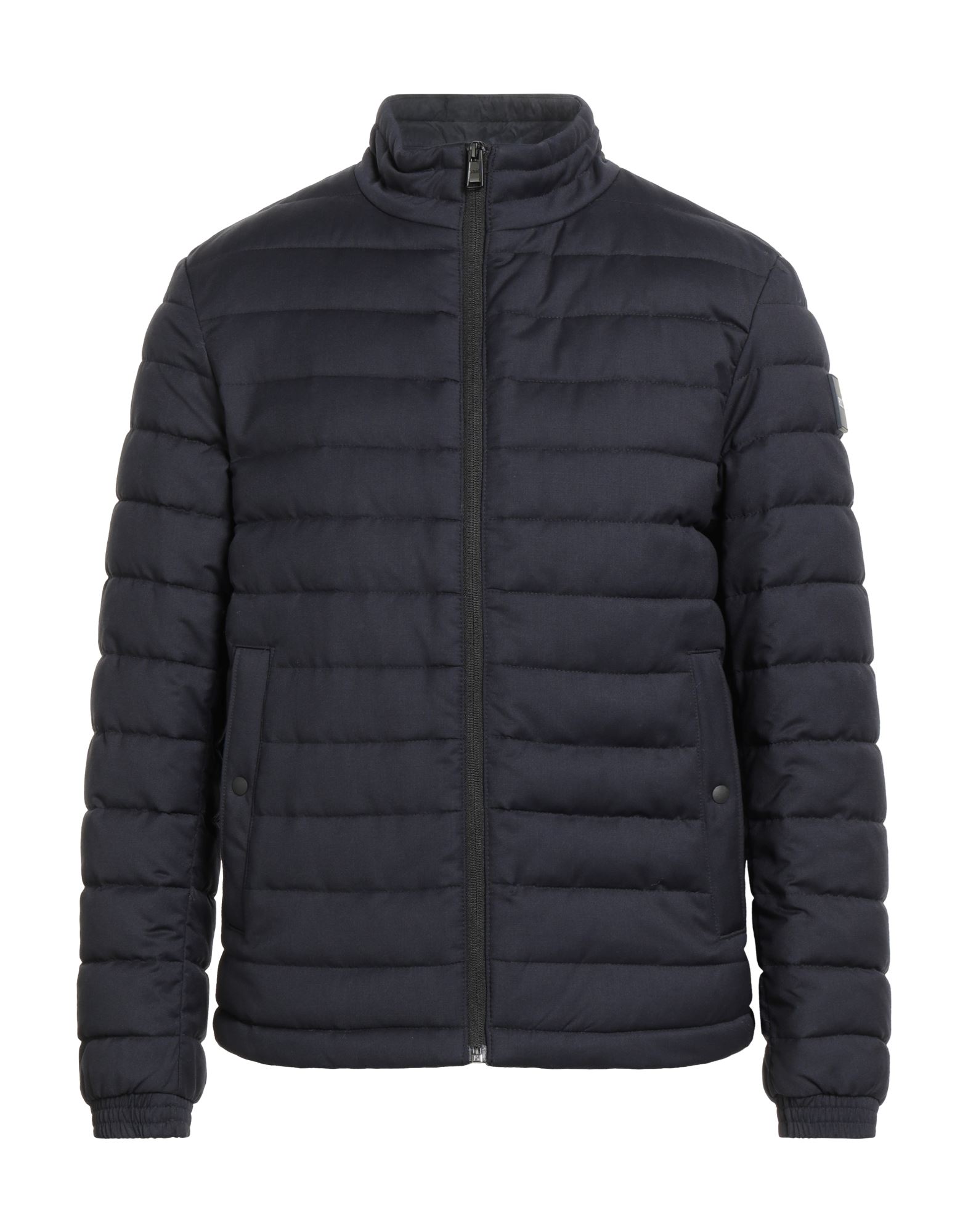 쇼트 패딩 자켓, 울 보일, 퀼팅, 브랜드 로고, 솔리드 컬러, 터틀넥, 롱 슬리브, 합성 충전재, 라이트 패딩, 멀티 포켓, 세탁기 세탁 또는 드라이클리닝, 건조기 사용불가. 이미지