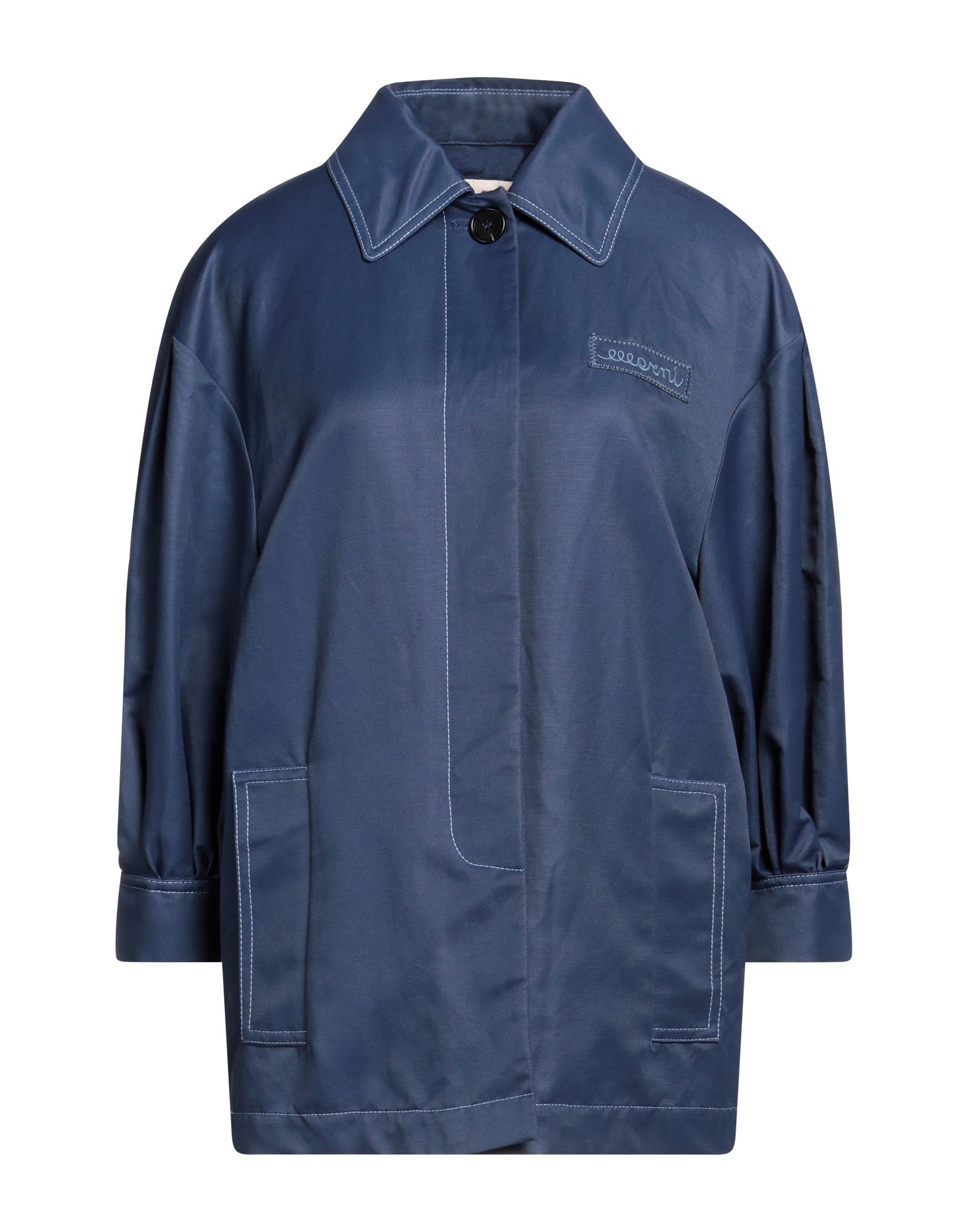 개버딘, 브랜드 로고, 솔리드 컬러, 클래식 칼라, 싱글브레스티드, 3/4길이 슬리브, 안감없음, 버튼 여밈, 멀티 포켓, 맥코트 스타일. 이미지