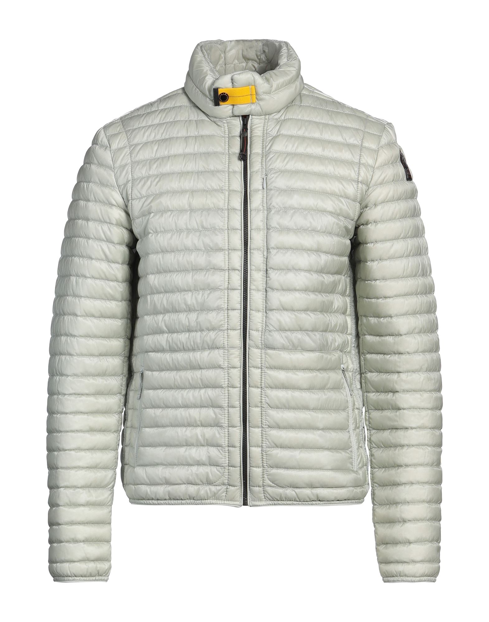 쇼트 다운 자켓, 테크니컬 패브릭, 솔리드 컬러, 브랜드 로고, 터틀넥, 싱글브레스티드, 롱 슬리브, 덕 다운 내장, 지퍼 포켓, 동물성 비섬유 자재 함유, 세탁기로 세탁, 표백 금지, 건조기 사용불가, 다림질 금지. 이미지