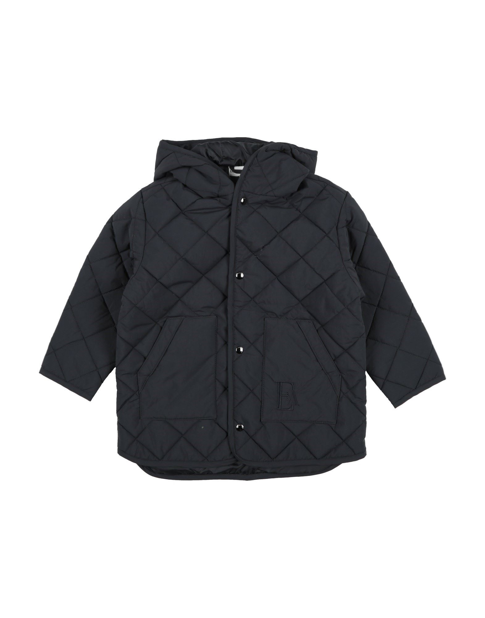 테크니컬 패브릭, 퀼팅, 자수 로고 장식, 솔리드 컬러, 후드, 싱글브레스티드, 롱 슬리브, 내부 인조퍼, 스냅버튼 여밈, 패치 포켓, 세탁기로 세탁, 표백 금지, 건조기 사용불가, 다림질 금지. 이미지