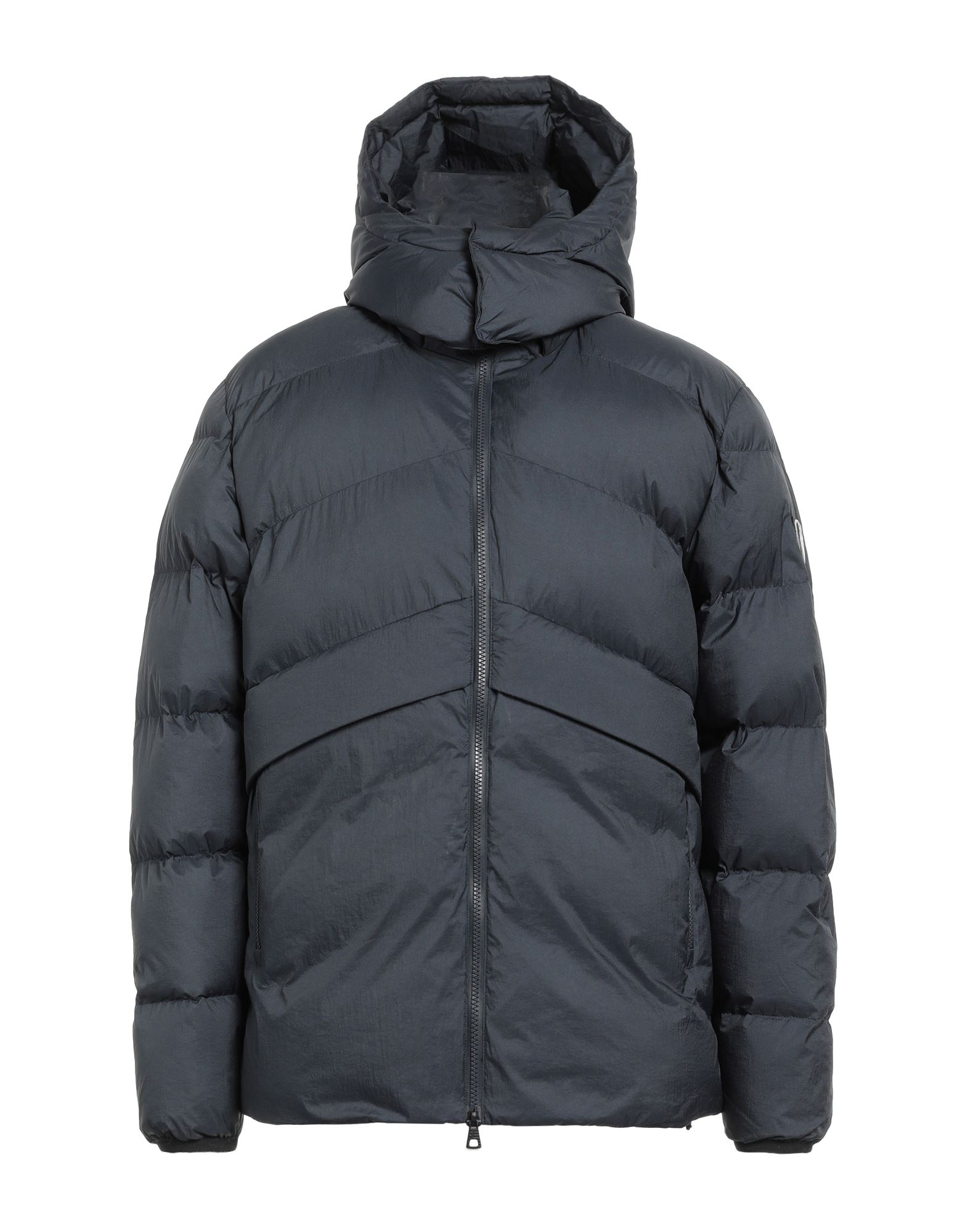 쇼트 패딩 자켓, 테크니컬 패브릭, 퀼팅, 브랜드 로고, 장식 디테일 솔리드 컬러, 목 부분의 분리 가능한 후드, 싱글브레스티드, 롱 슬리브, 합성 충전재, 지퍼 여밈, 멀티 포켓, 세탁기로 세탁, 표백 금지, 건조기 사용불가. 이미지