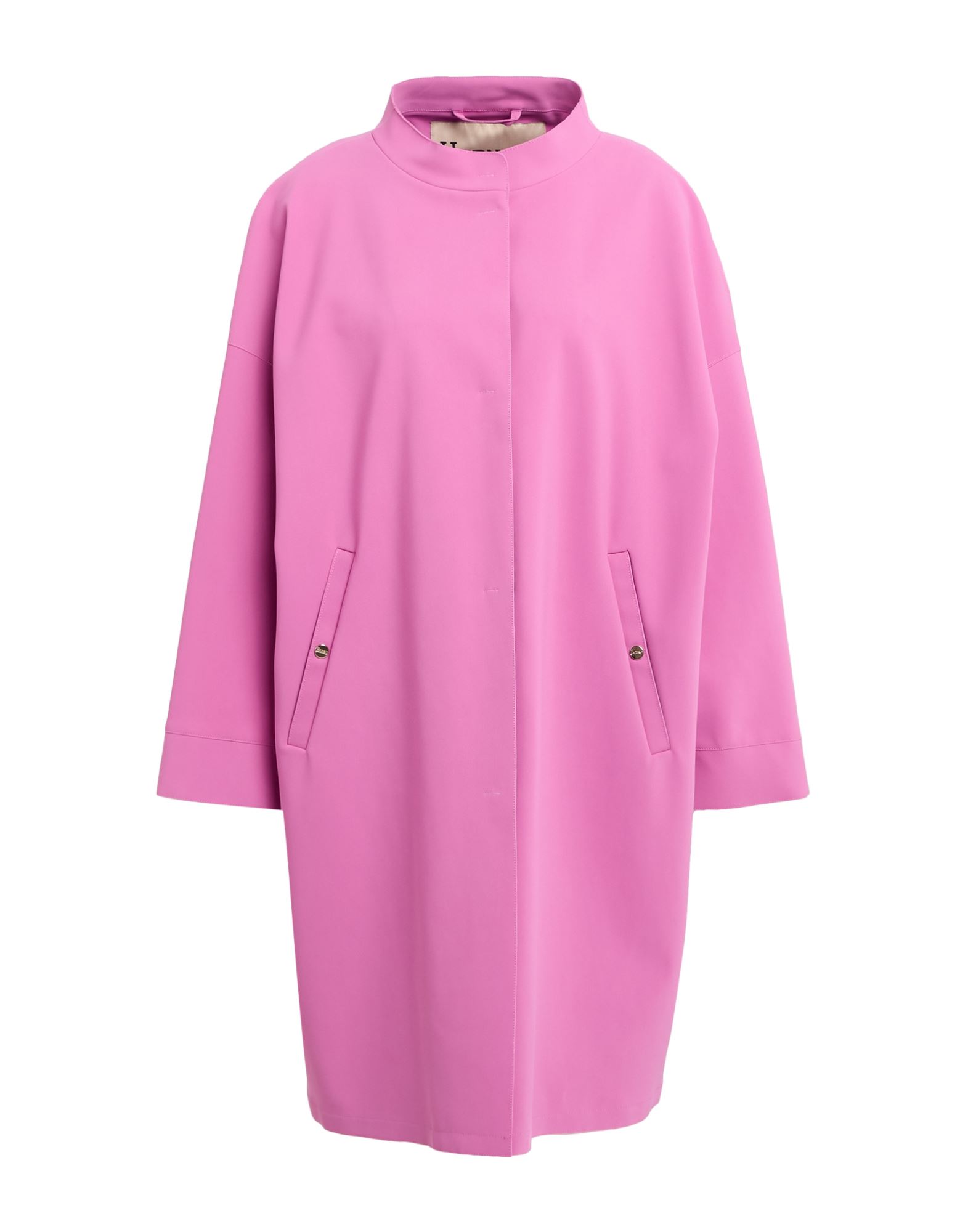 롱 자켓, 합성 저지, 스트레치 패브릭, 브랜드 로고, 솔리드 컬러, 스탠드 칼라, 싱글브레스티드, 롱 슬리브, 안감없음, 스냅버튼 여밈, 멀티 포켓, 세탁기 세탁 또는 드라이클리닝, 건조기 사용불가. 이미지