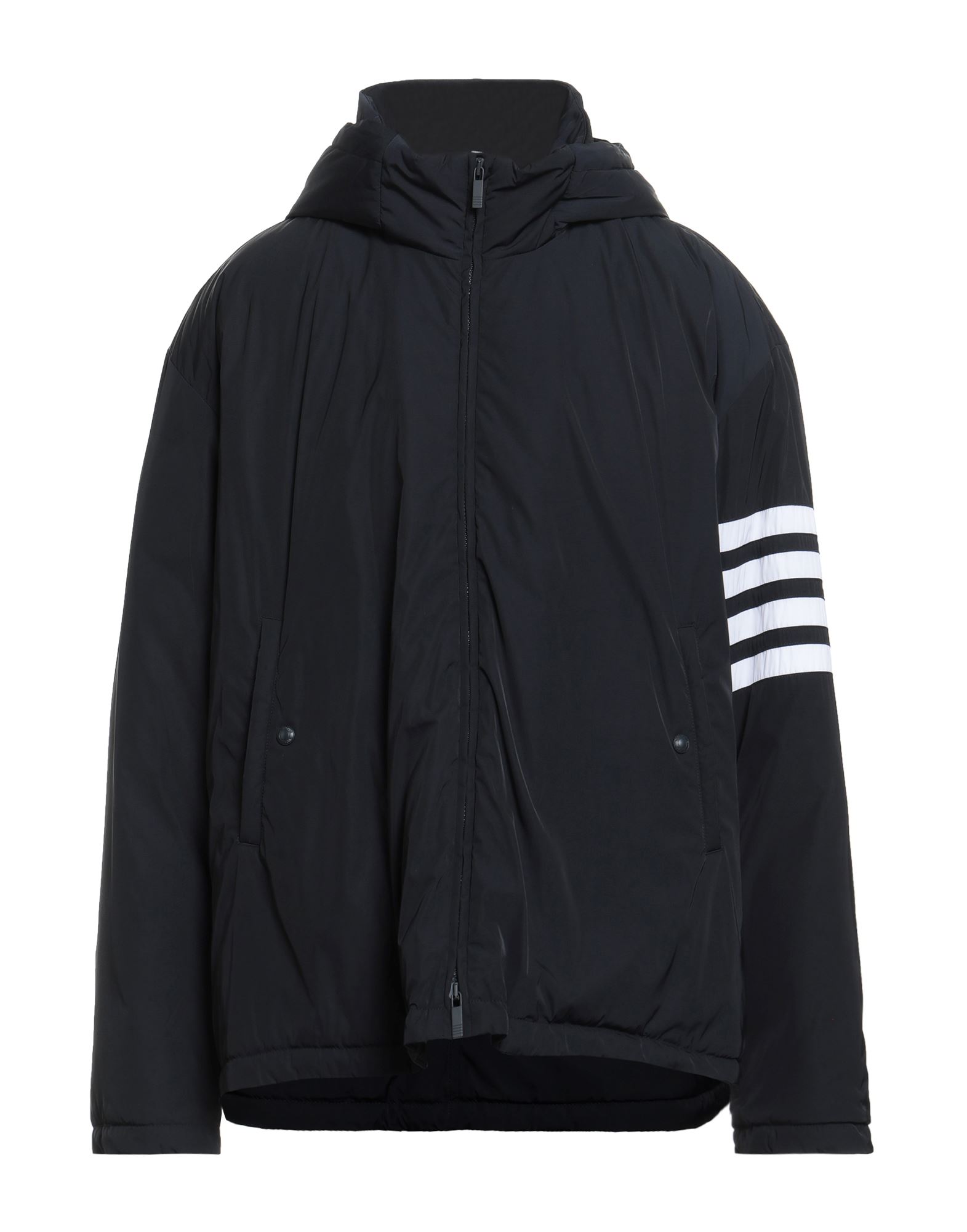 쇼트 다운 자켓, 테크니컬 패브릭, 브랜드 로고, 투톤 패턴, 후드, 롱 슬리브, 구스 다운 내장, 헤비 패딩, 지퍼 여밈, 멀티 포켓, 동물성 비섬유 자재 함유, 드라이클리닝, 표백 금지, 건조기 사용불가. 이미지