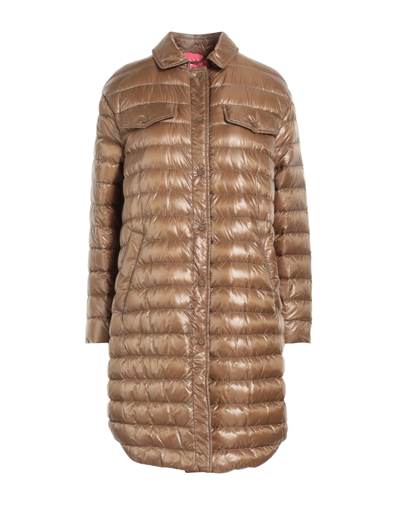 테크니컬 패브릭, 퀼팅, 장식 부착 없음, 솔리드 컬러, 라운드 칼라, 싱글브레스티드, 롱 슬리브, 구스 다운 내장, 멀티 포켓, 동물성 비섬유 자재 함유, 손세탁, 표백 금지, 건조기 사용불가, 롱 다운 자켓. 이미지