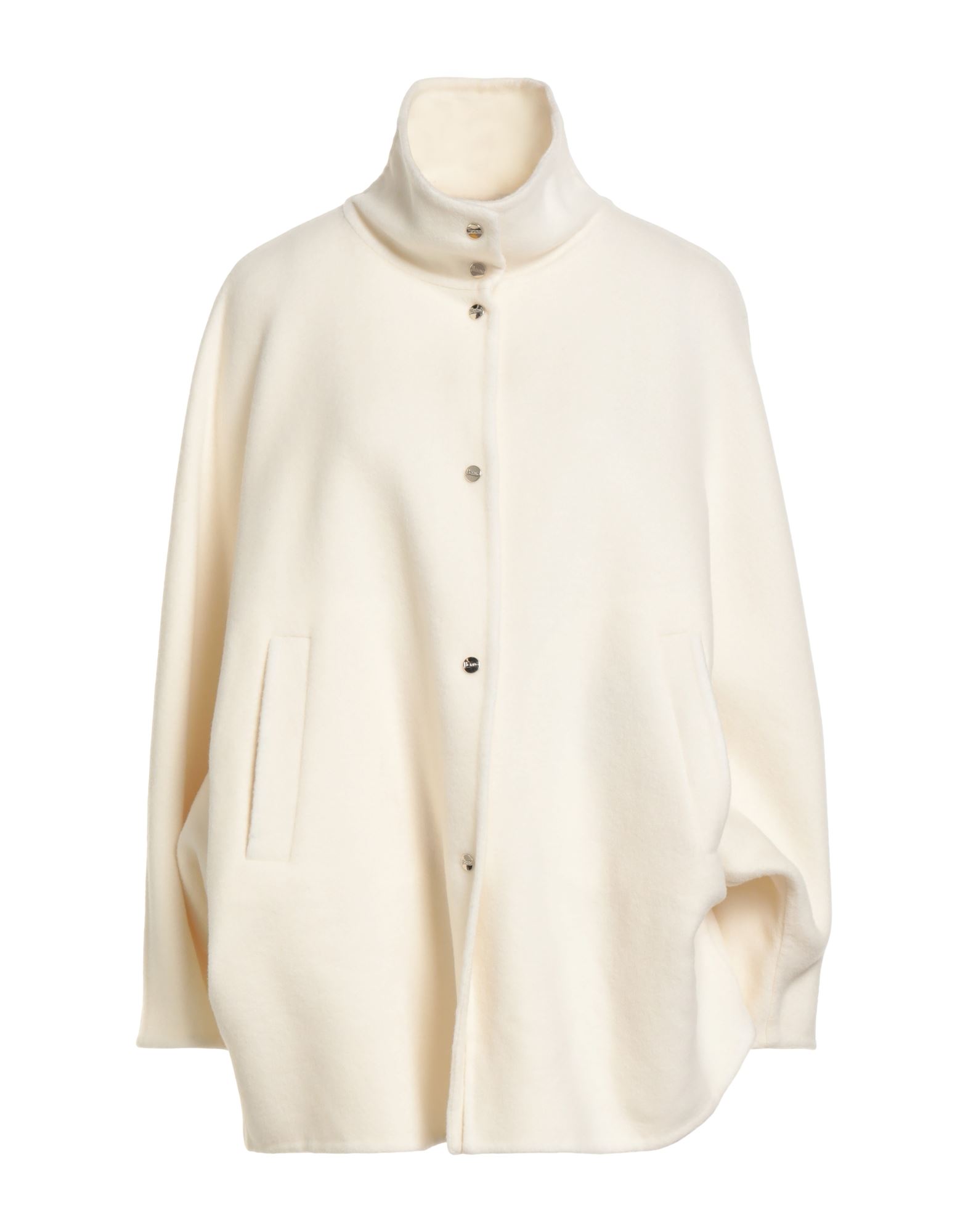 싱글 브레스티드 코트, 펠트, 솔리드 컬러, 브랜드 로고, 터틀넥, 롱 슬리브, 안감없음, 스냅버튼 여밈, 슬릿 포켓, 드라이클리닝, 표백 금지, 건조기 사용불가. 이미지