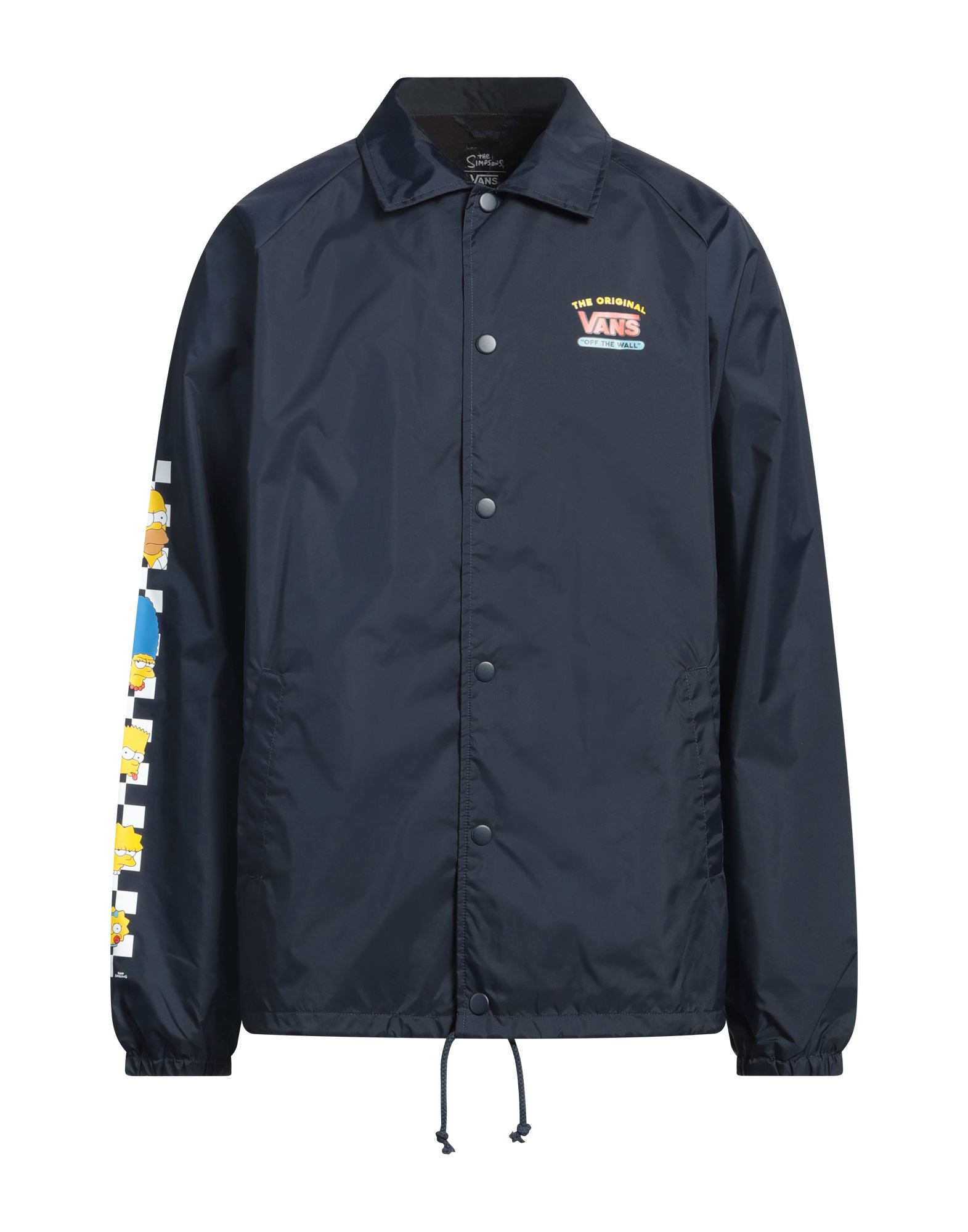 윈드브레이커, 테크니컬 패브릭, 프린트 디테일 솔리드 컬러, 브랜드 로고, 클래식 칼라, 싱글브레스티드, 롱 슬리브, 안감있음, 스냅버튼 여밈, 멀티 포켓, 세탁기로 세탁, 표백 금지, 건조기 사용가능. 이미지