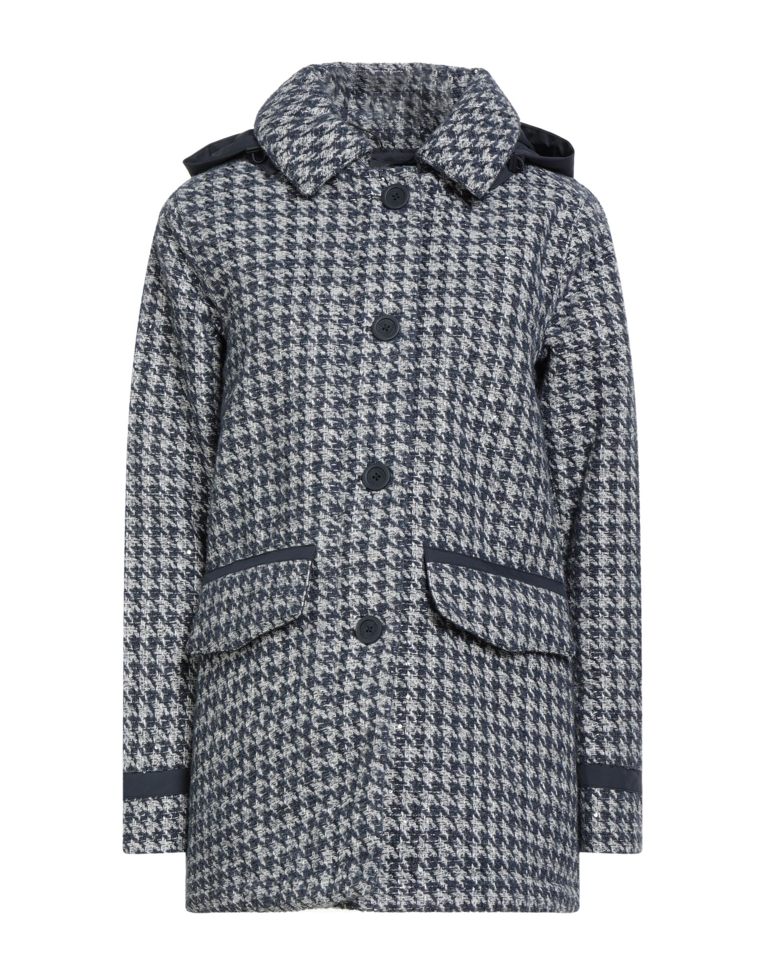 롱 다운 자켓, 부클레, 테크니컬 패브릭, 시퀸, 하운드투스, 목 부분의 분리 가능한 후드, 롱 슬리브, 구스 다운 내장, 헤비 패딩, 지퍼 여밈, 버튼 여밈, 플랩 포켓, 동물성 비섬유 자재 함유, 드라이클리닝, 표백 금지, 건조기 사용불가. 이미지