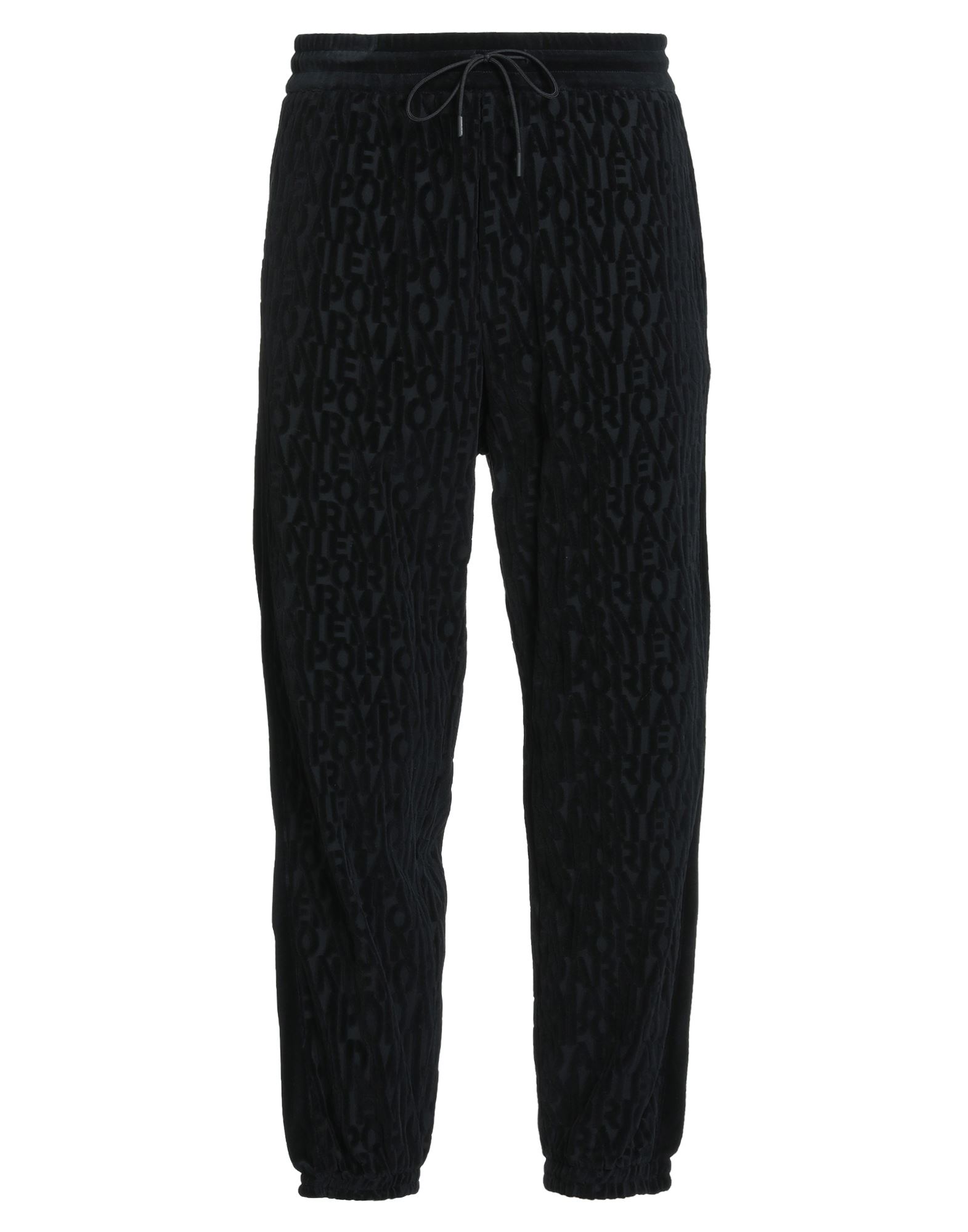 트랙 팬츠, 벨벳, 저지, 로고 디자인, 브랜드 로고, 하이 웨이스트, 엘라스틱 웨이스트라인, 컴포트 핏, 슬릿 포켓, 웰트 포켓, 세탁기로 세탁, 표백 금지, 건조기 사용불가, 운동이나 야외 활동에 적합한, 스타일과 편안함을 모두 갖춘 퍼포먼스 스포츠웨어. 이미지