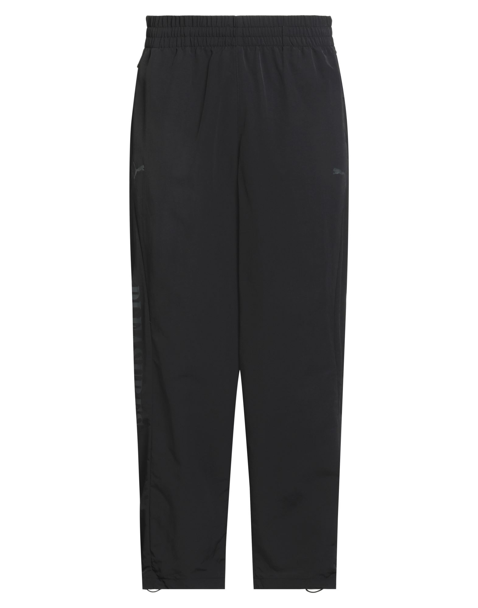 트랙 팬츠, 테크니컬 패브릭, 솔리드 컬러, 프린트, 브랜드 로고, 하이 웨이스트, 드로스트링 웨이스트, 컴포트 핏, 드로스트링 헴라인, 지퍼 포켓, 세탁기로 세탁, 표백 금지, 건조기 사용불가, 운동이나 야외 활동에 적합한, 스타일과 편안함을 모두 갖춘 퍼포먼스 스포츠웨어. 이미지