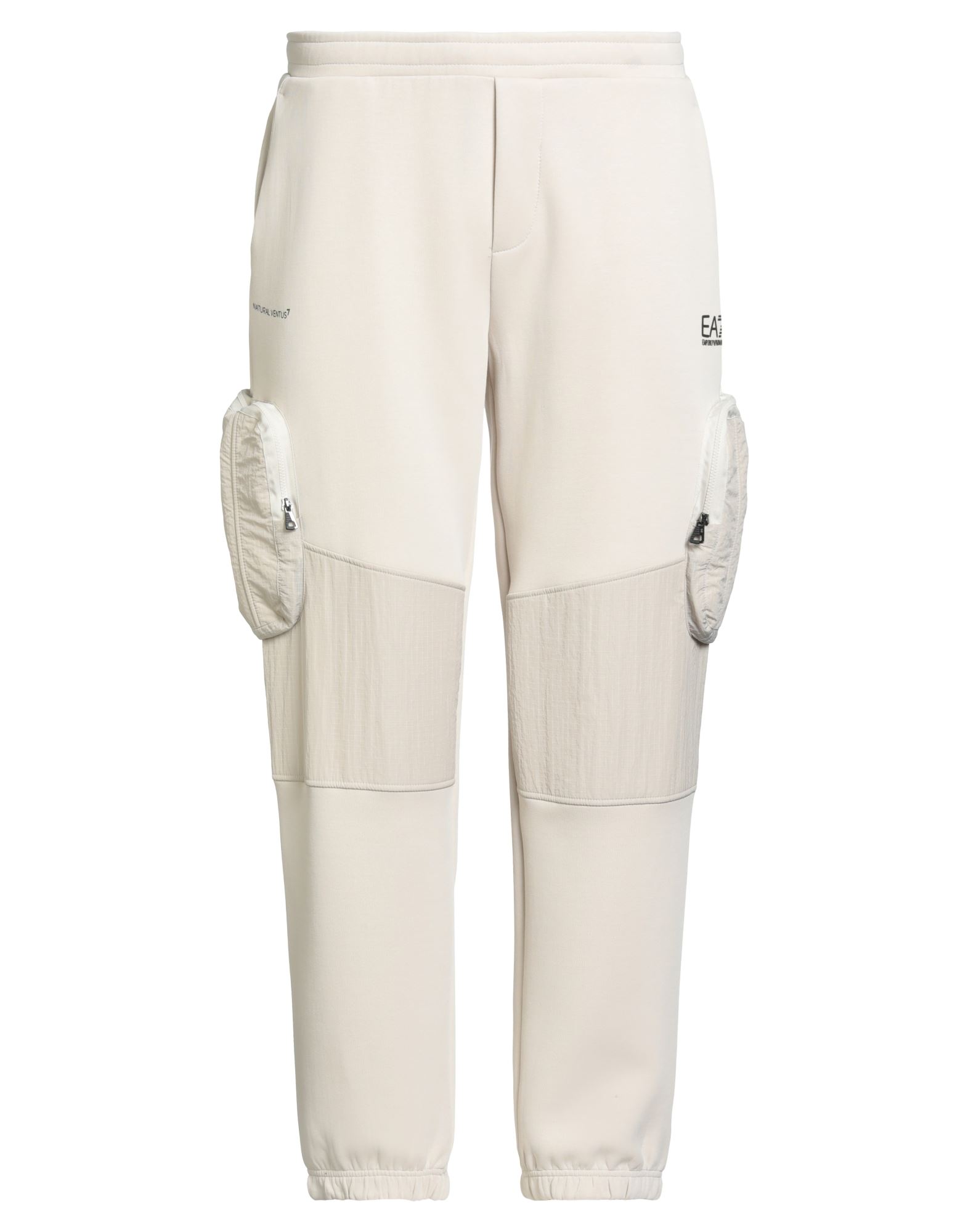 카고 팬츠, 저지, 테크니컬 패브릭, 솔리드 컬러, 브랜드 로고, 로우 크로치, 드로스트링 웨이스트, 컴포트 핏, 지퍼 포켓, 세탁기로 세탁, 표백 금지, 건조기 사용불가. 이미지