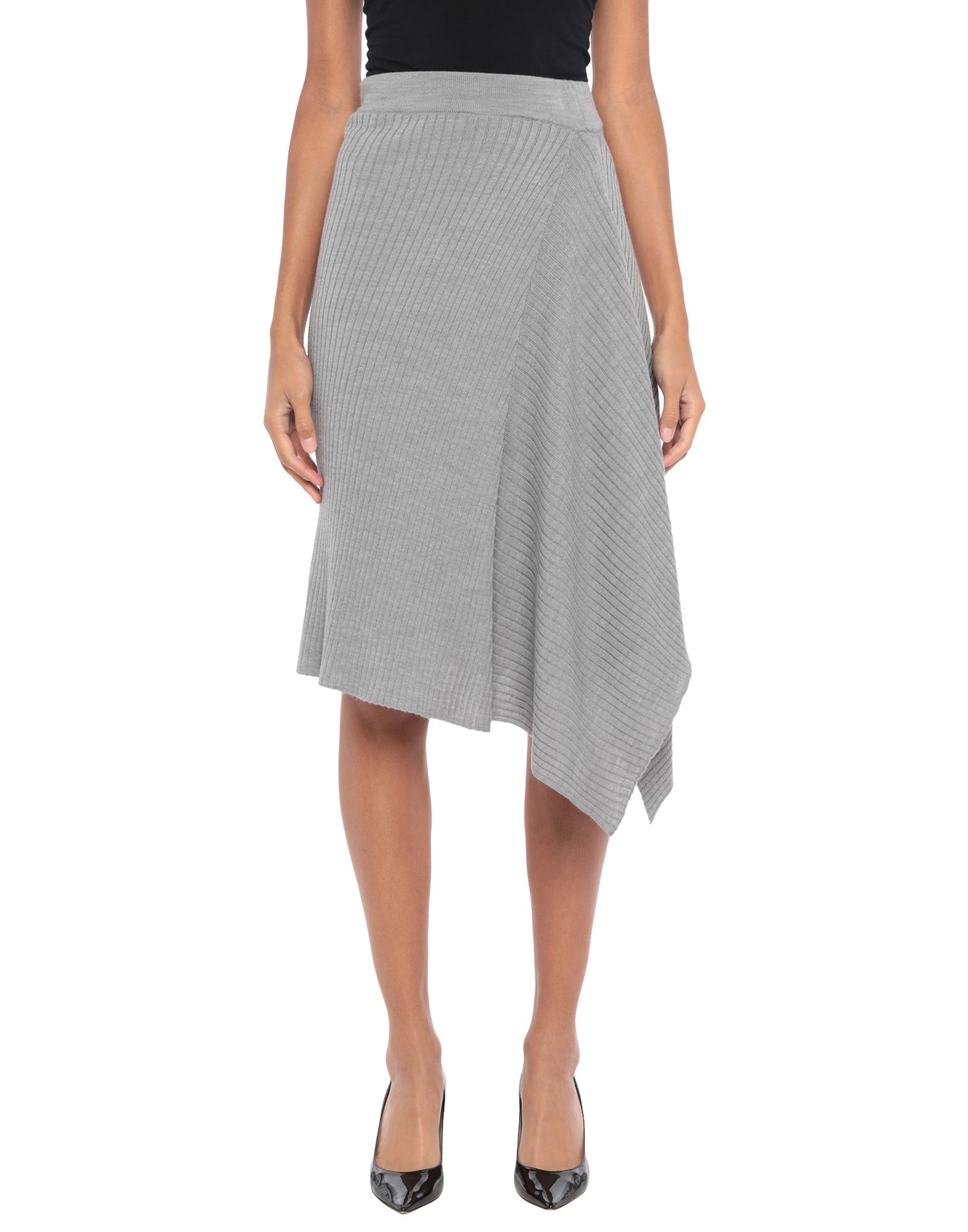 비대칭 스커트, 니트 소재, 라이트웨이트 니트, 솔리드 컬러, 장식 부착 없음, 엘라스틱 웨이스트라인, 안감없음. 이미지