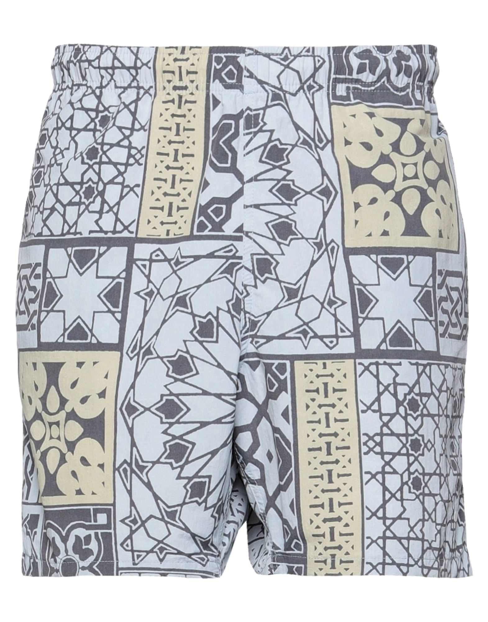 우븐, 브랜드 로고, 멀티컬러 패턴, 로우 크로치, 엘라스틱 웨이스트라인, 드로스트링 여밈, 멀티 포켓, 캐주얼 쇼츠. 이미지