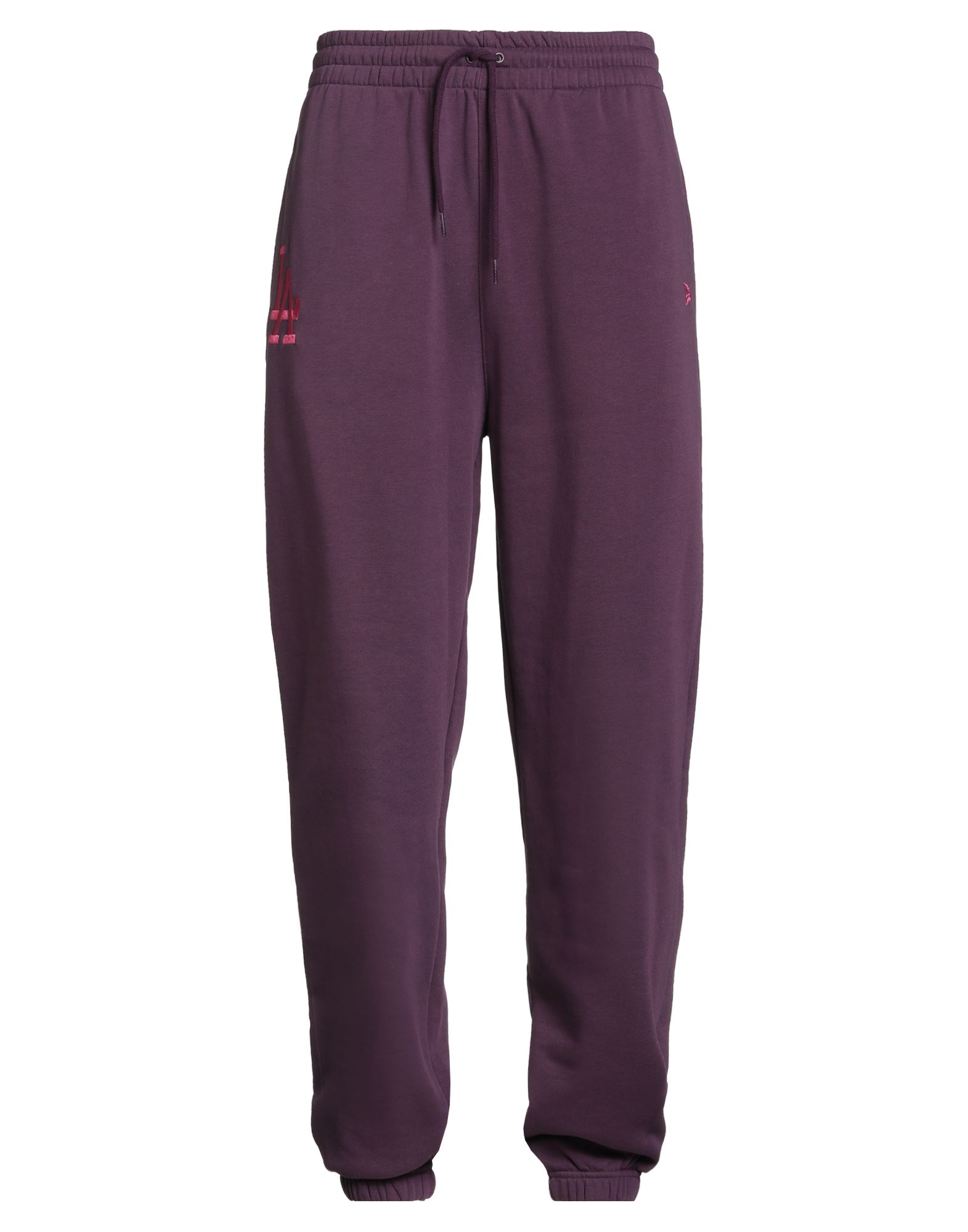 트랙 팬츠, 플리스, 장식 디테일 솔리드 컬러, 브랜드 로고, 자수 장식, 하이 웨이스트, 엘라스틱 웨이스트라인, 컴포트 핏, 드로스트링 여밈, 슬릿 포켓, 세탁기로 세탁, 표백 금지, 건조기 사용불가, 다림질 금지, 운동이나 야외 활동에 적합한, 스타일과 편안함을 모두 갖춘 퍼포먼스 스포츠웨어. 이미지
