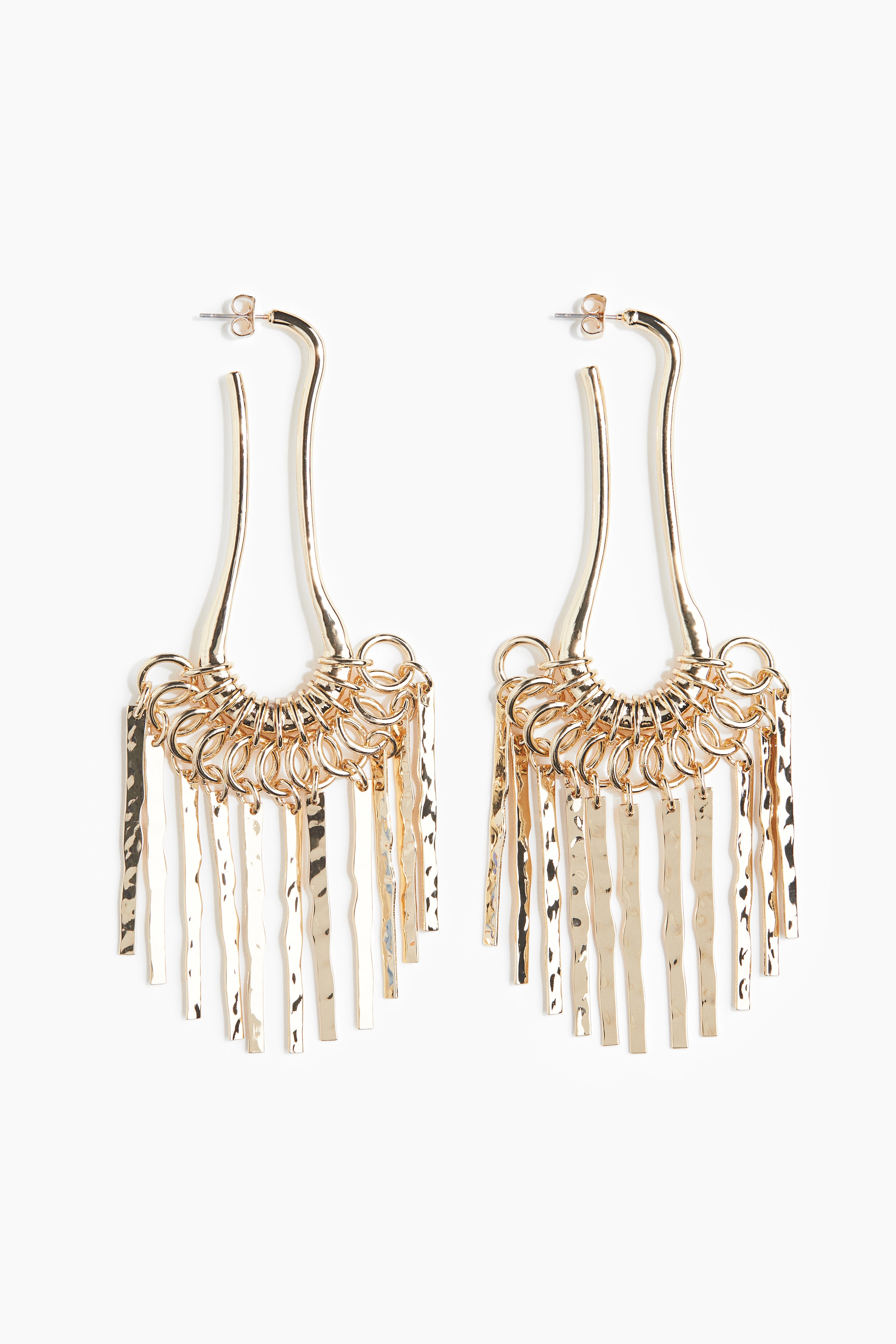 Dangle earrings adorned with long fringes that sway gracefully with every move. 이미지
