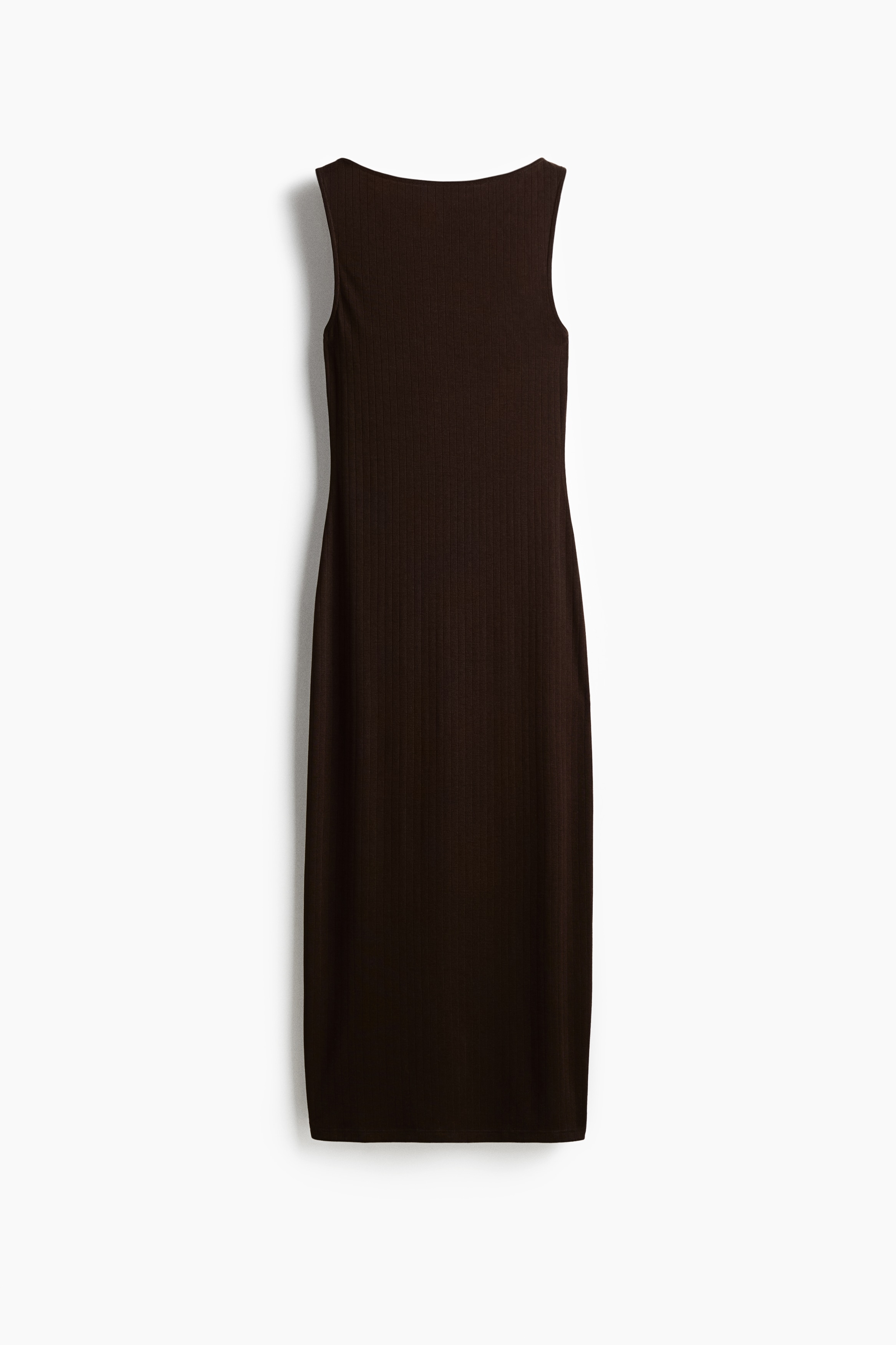 부드러운 리브드 저지 소재의 피트되는 미디 드레스. 슬리브리스. 섬세한 보트넥. 이미지