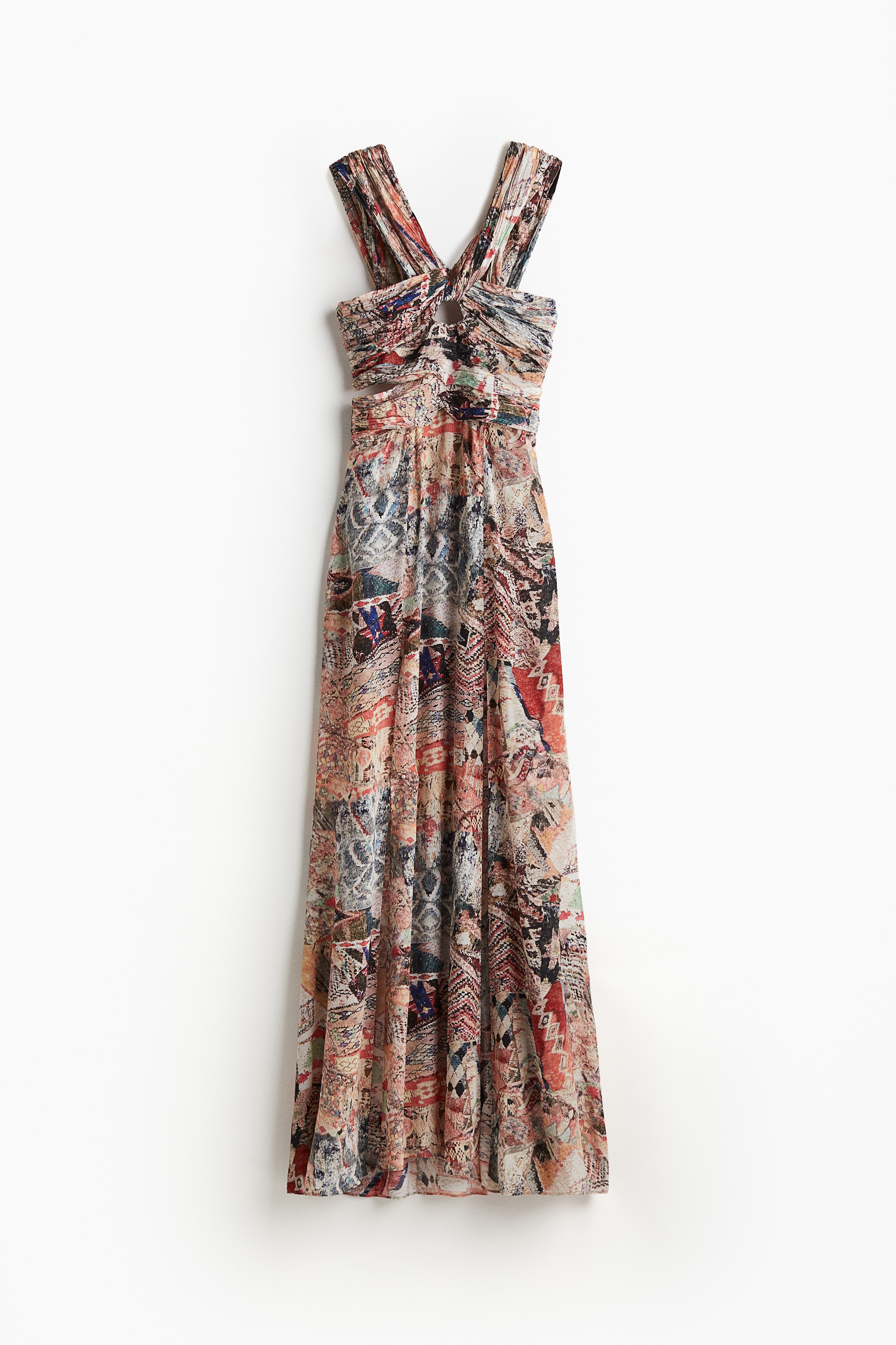 Studio Collection. 광택감이 있는 비스코스 소재의 맥시 원피스. 콜라주에서 영감을 받은 어스 컬러 패턴. 피트되는 보디스. 플리츠가 잡힌 랩스타일 패널로 연출한 드레이프 실루엣. 와이드한 꼬임 어깨 스트랩이 가슴 중앙에서 만나는 디자인. 한쪽 옆면 히든 지퍼와 후크 클로징. 바디 라인을 감싸는 실루엣의 스커트 부분은 하단이 와이드하며, 앞면에 긴 트임이 있음. 부분 안감 부착. 이미지