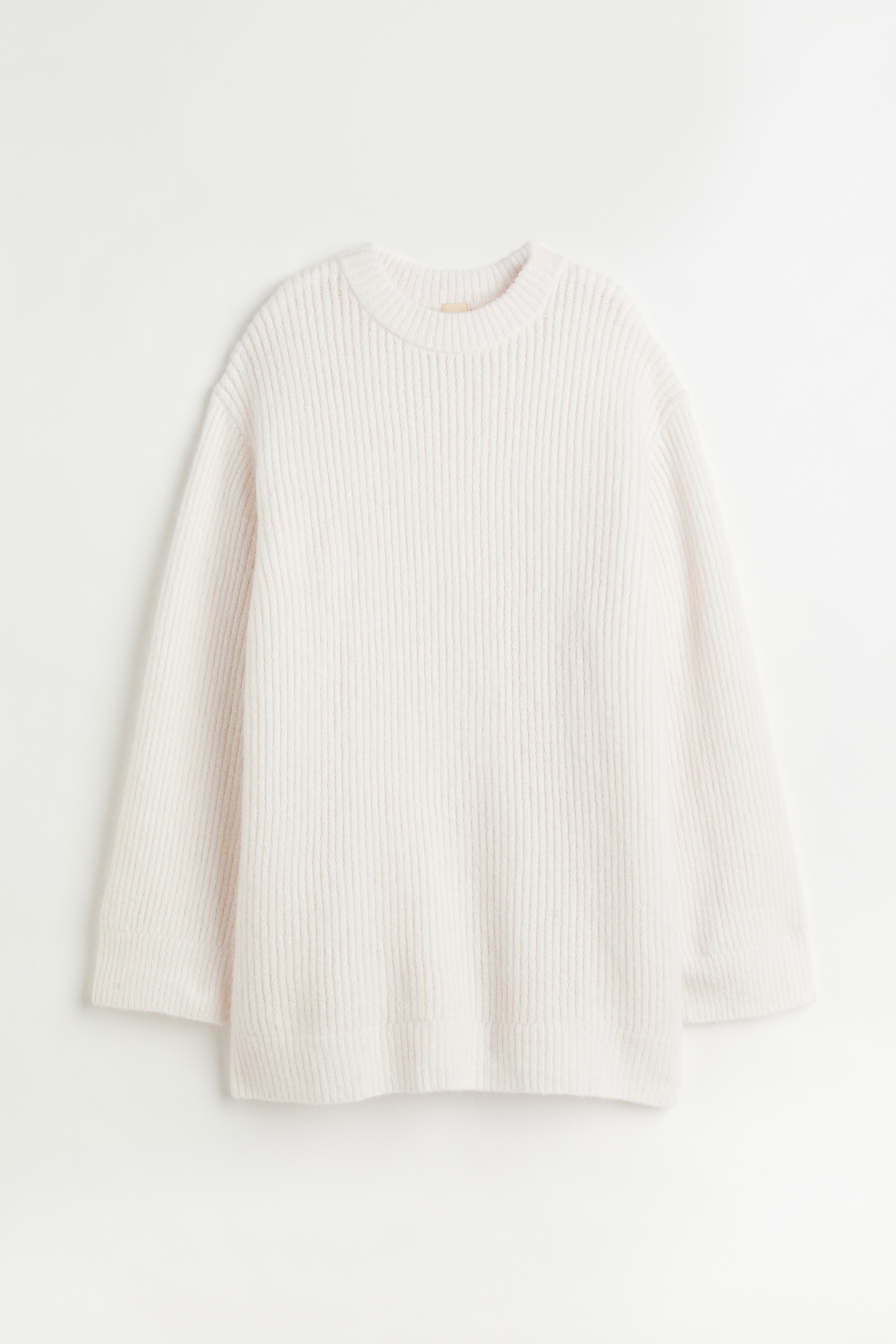 모헤어가 혼방된 부드러운 울 소재의 긴소매 골지 니트 스웨터. 릴랙스핏. 라운드넥. 드롭 숄더. 이미지