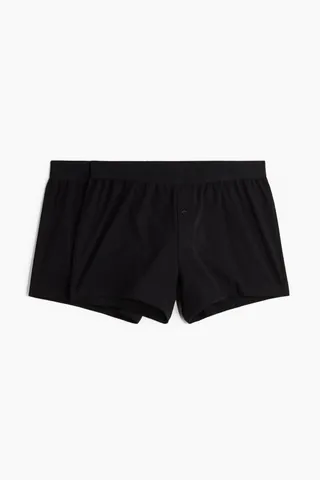 코튼 저지 소재의 드로즈 세트. 신축성 허릿단. 버튼 플라이. Lycra® Xtra Life™ 기술을 사용하여 착용감이 매우 편안하며 형태가 오래 유지되는 제품. 이미지
